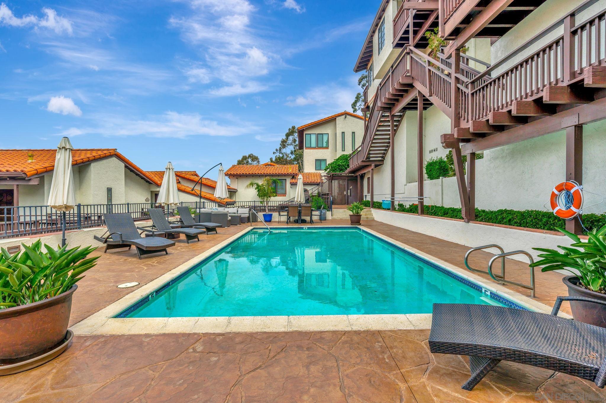 Detail Gallery Image 9 of 39 For 4016  Ampudia, San Diego,  CA 92110 - 3 Beds | 2/1 Baths