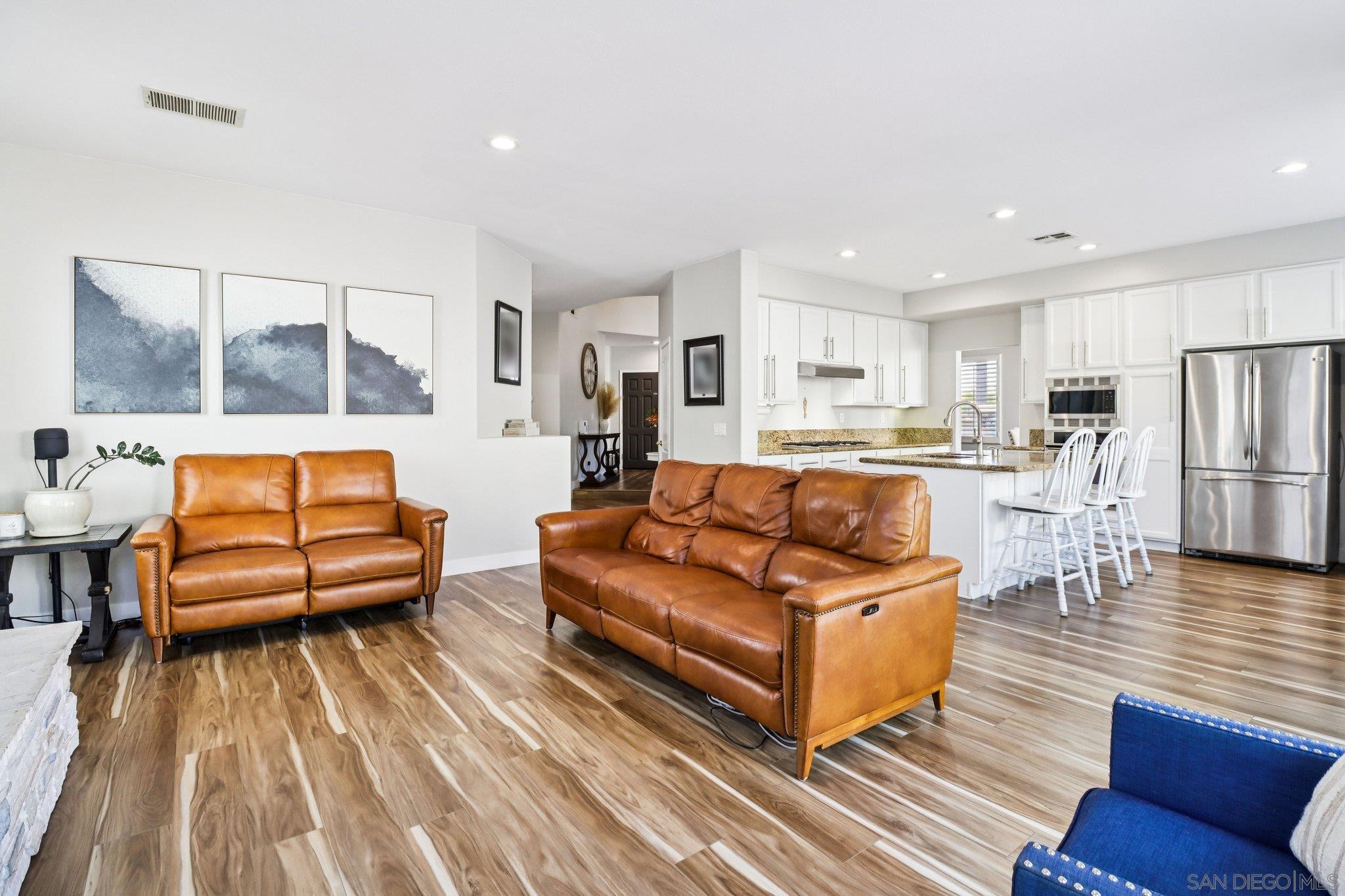 Detail Gallery Image 11 of 50 For 2904  Avenida Valera, Carlsbad,  CA 92009 - 4 Beds | 3 Baths