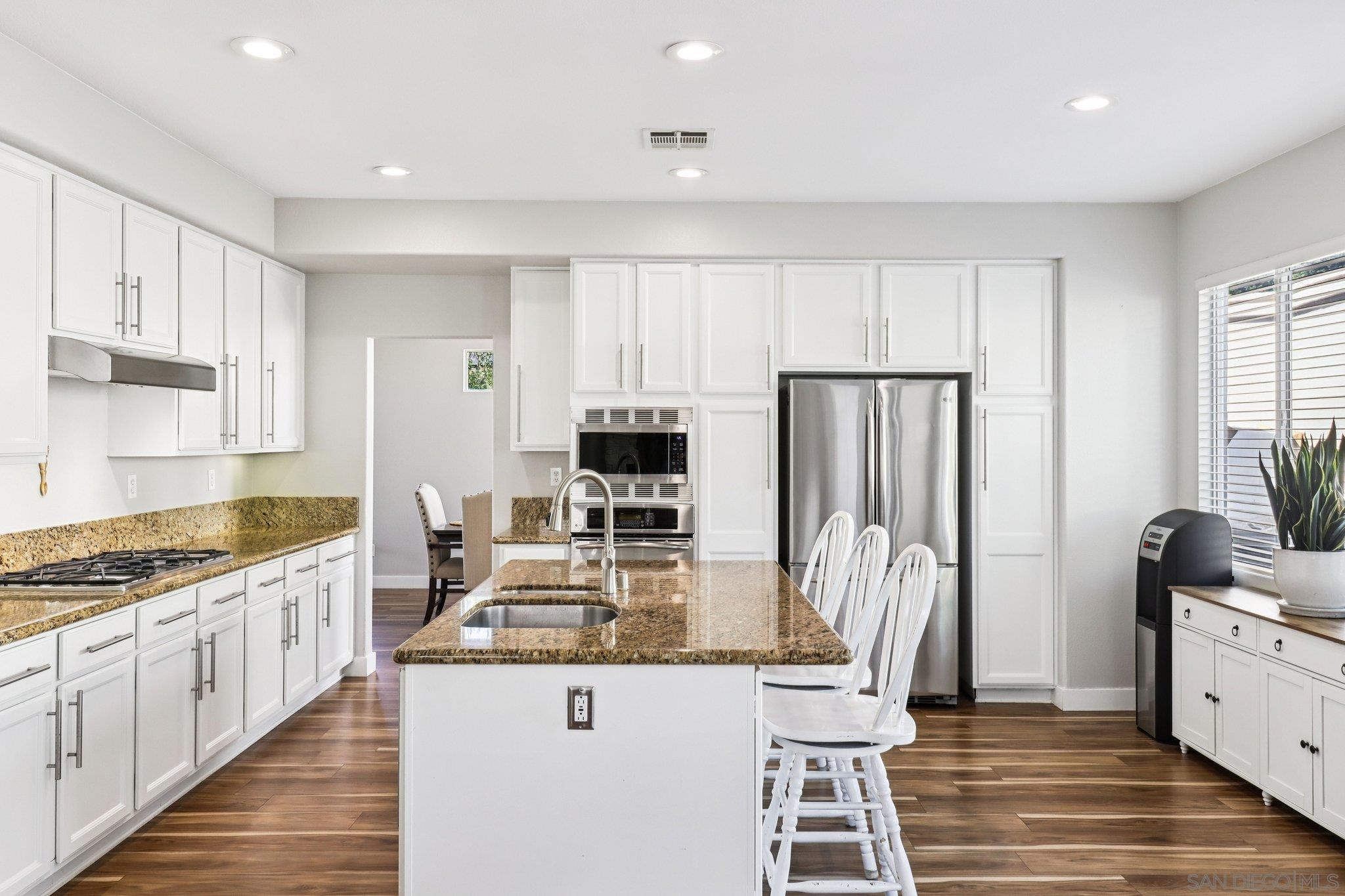 Detail Gallery Image 17 of 50 For 2904  Avenida Valera, Carlsbad,  CA 92009 - 4 Beds | 3 Baths