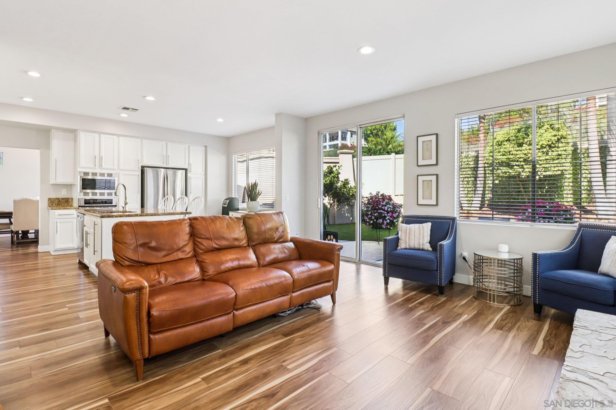 Detail Gallery Image 10 of 50 For 2904  Avenida Valera, Carlsbad,  CA 92009 - 4 Beds | 3 Baths