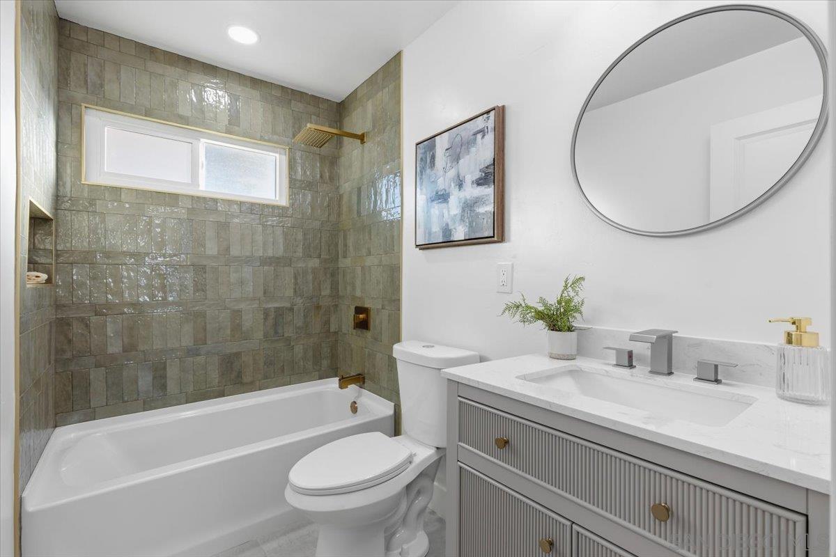 Detail Gallery Image 12 of 18 For 4970  Mable Way, San Diego,  CA 92117 - 4 Beds | 2 Baths