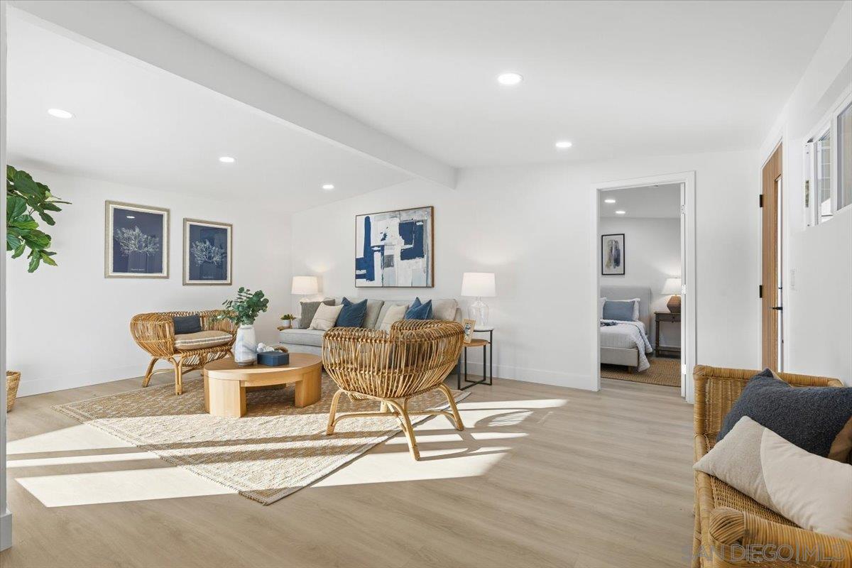 Detail Gallery Image 4 of 18 For 4970  Mable Way, San Diego,  CA 92117 - 4 Beds | 2 Baths