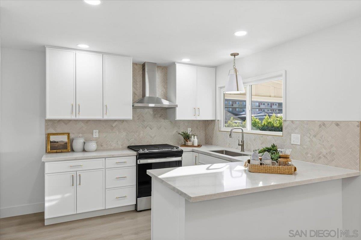 Detail Gallery Image 5 of 18 For 4970  Mable Way, San Diego,  CA 92117 - 4 Beds | 2 Baths