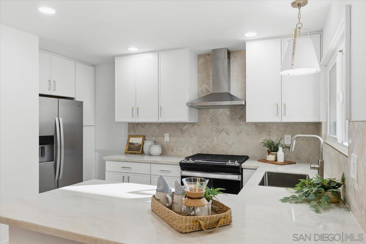 Detail Gallery Image 6 of 18 For 4970  Mable Way, San Diego,  CA 92117 - 4 Beds | 2 Baths