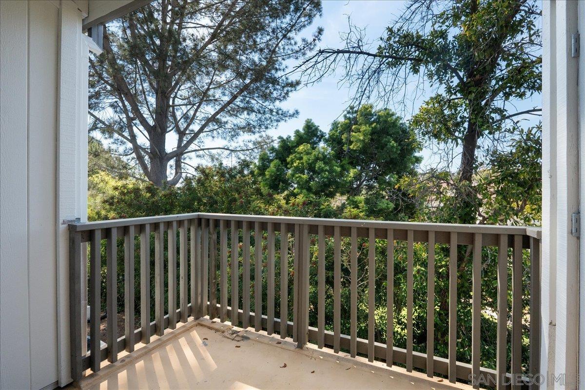 Detail Gallery Image 11 of 32 For 1496  Camino Lujan, San Diego,  CA 92111 - 3 Beds | 2/1 Baths