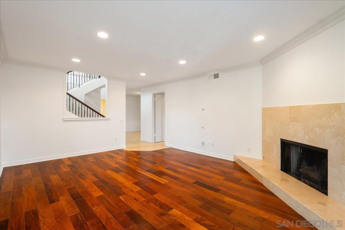 Detail Gallery Image 12 of 32 For 1496  Camino Lujan, San Diego,  CA 92111 - 3 Beds | 2/1 Baths