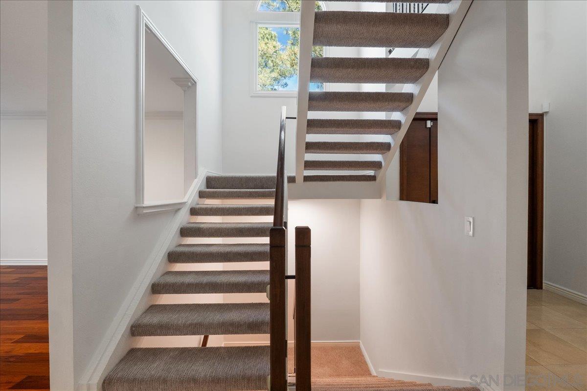 Detail Gallery Image 14 of 32 For 1496  Camino Lujan, San Diego,  CA 92111 - 3 Beds | 2/1 Baths