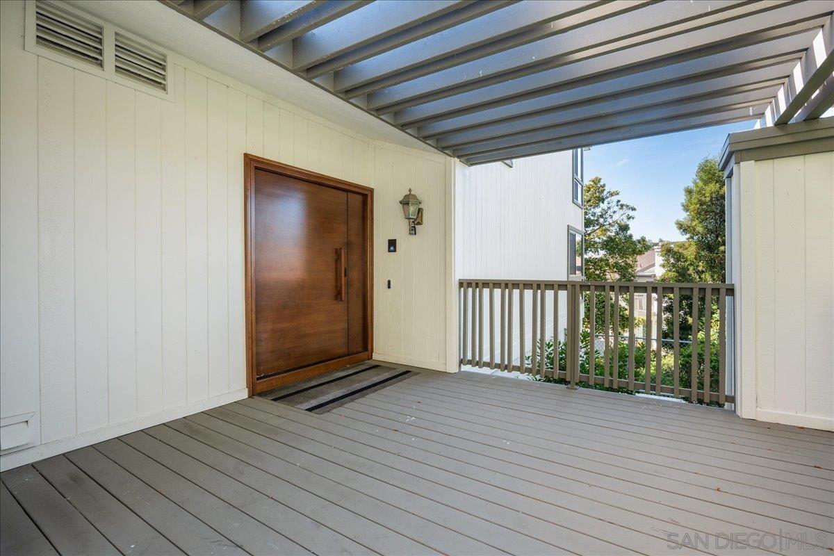 Detail Gallery Image 3 of 32 For 1496  Camino Lujan, San Diego,  CA 92111 - 3 Beds | 2/1 Baths