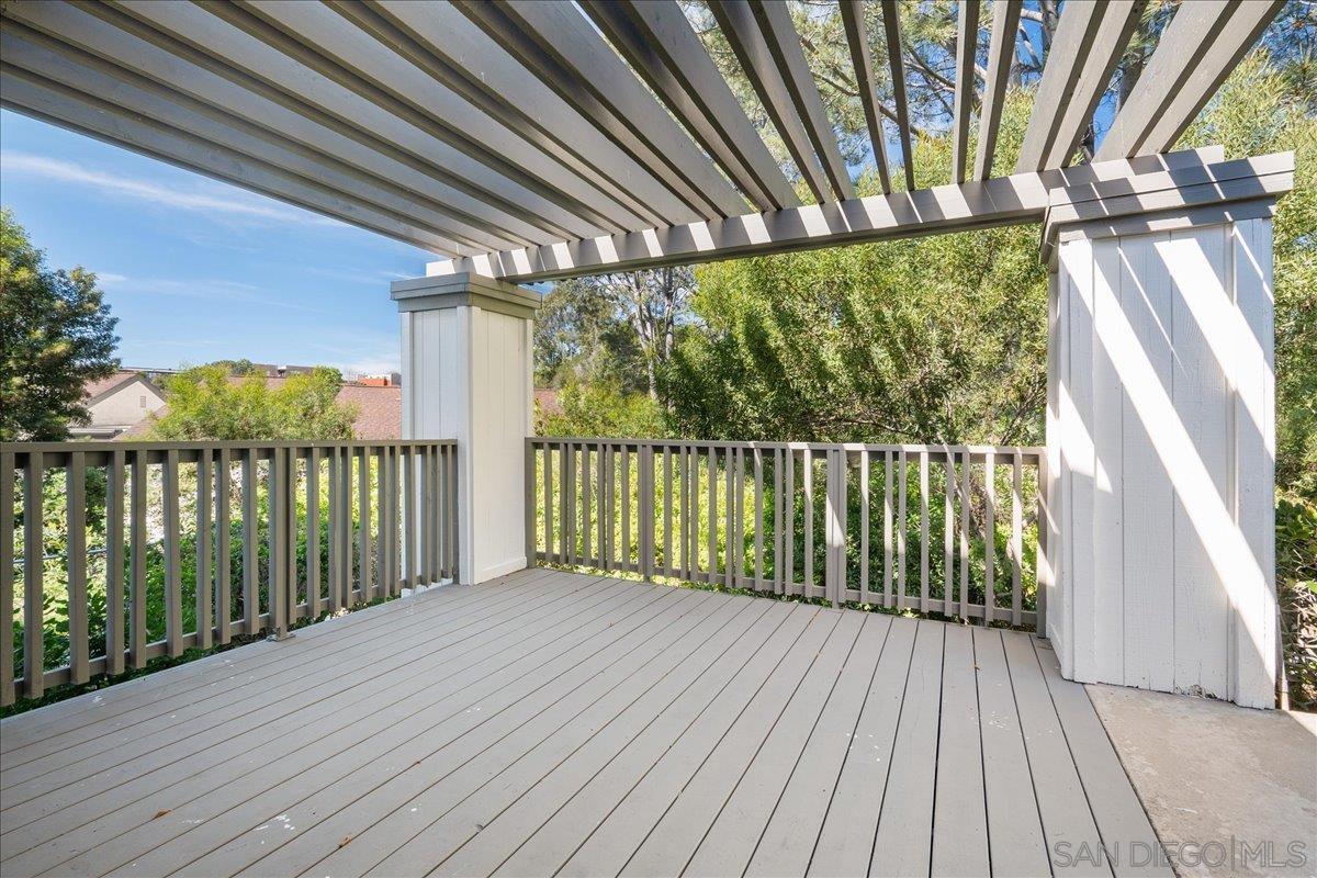 Detail Gallery Image 4 of 32 For 1496  Camino Lujan, San Diego,  CA 92111 - 3 Beds | 2/1 Baths