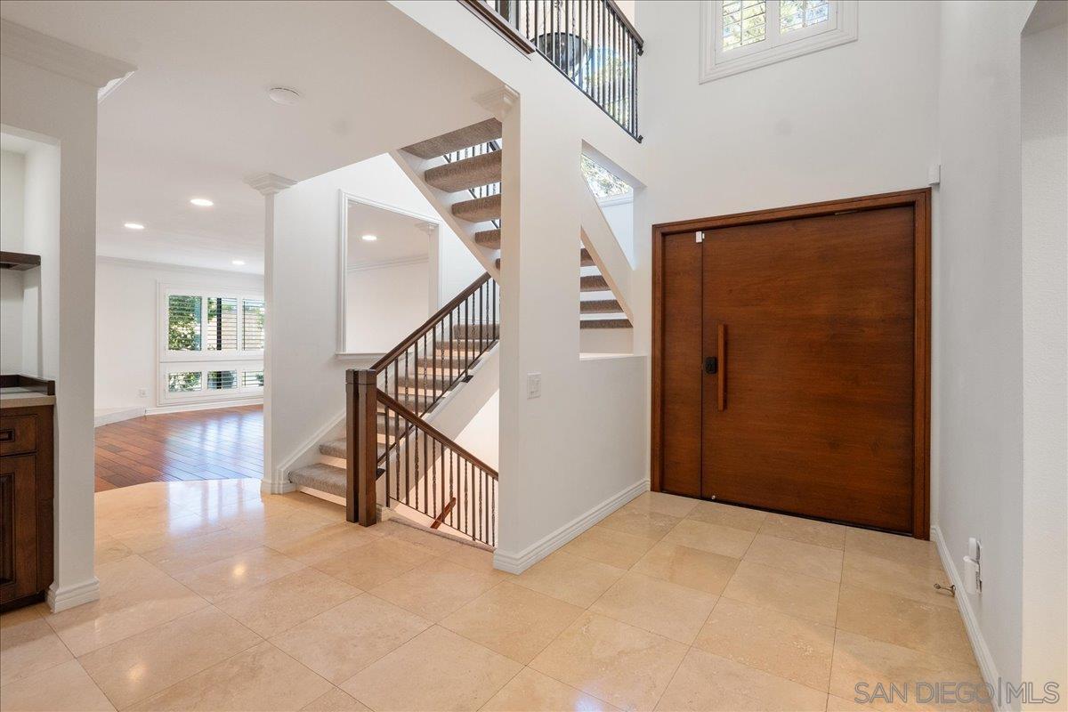 Detail Gallery Image 5 of 32 For 1496  Camino Lujan, San Diego,  CA 92111 - 3 Beds | 2/1 Baths