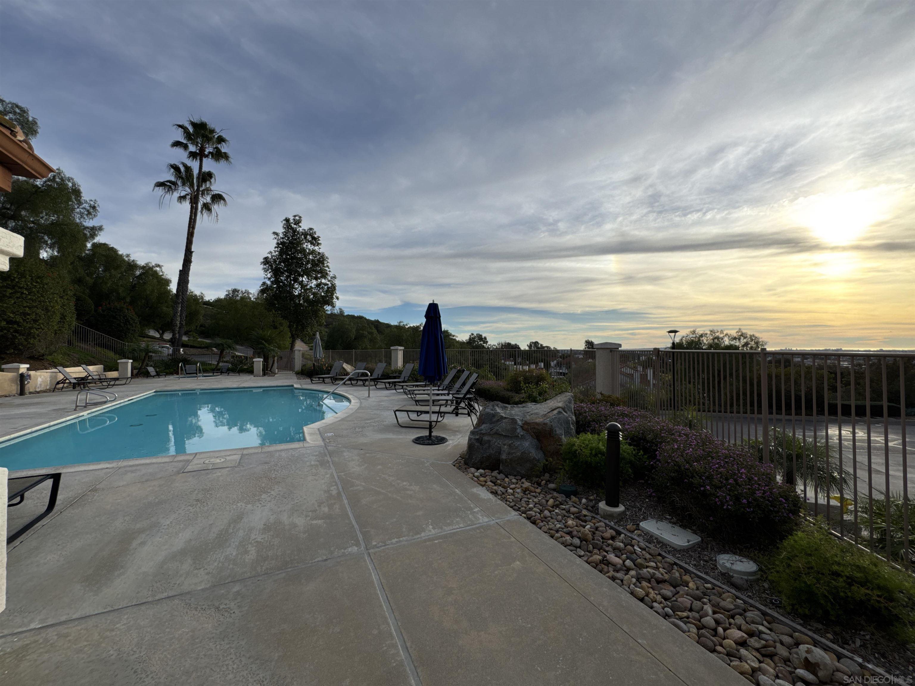 Detail Gallery Image 19 of 22 For 11285  Affinity Ct  #124,  San Diego,  CA 92131 - 3 Beds | 2 Baths