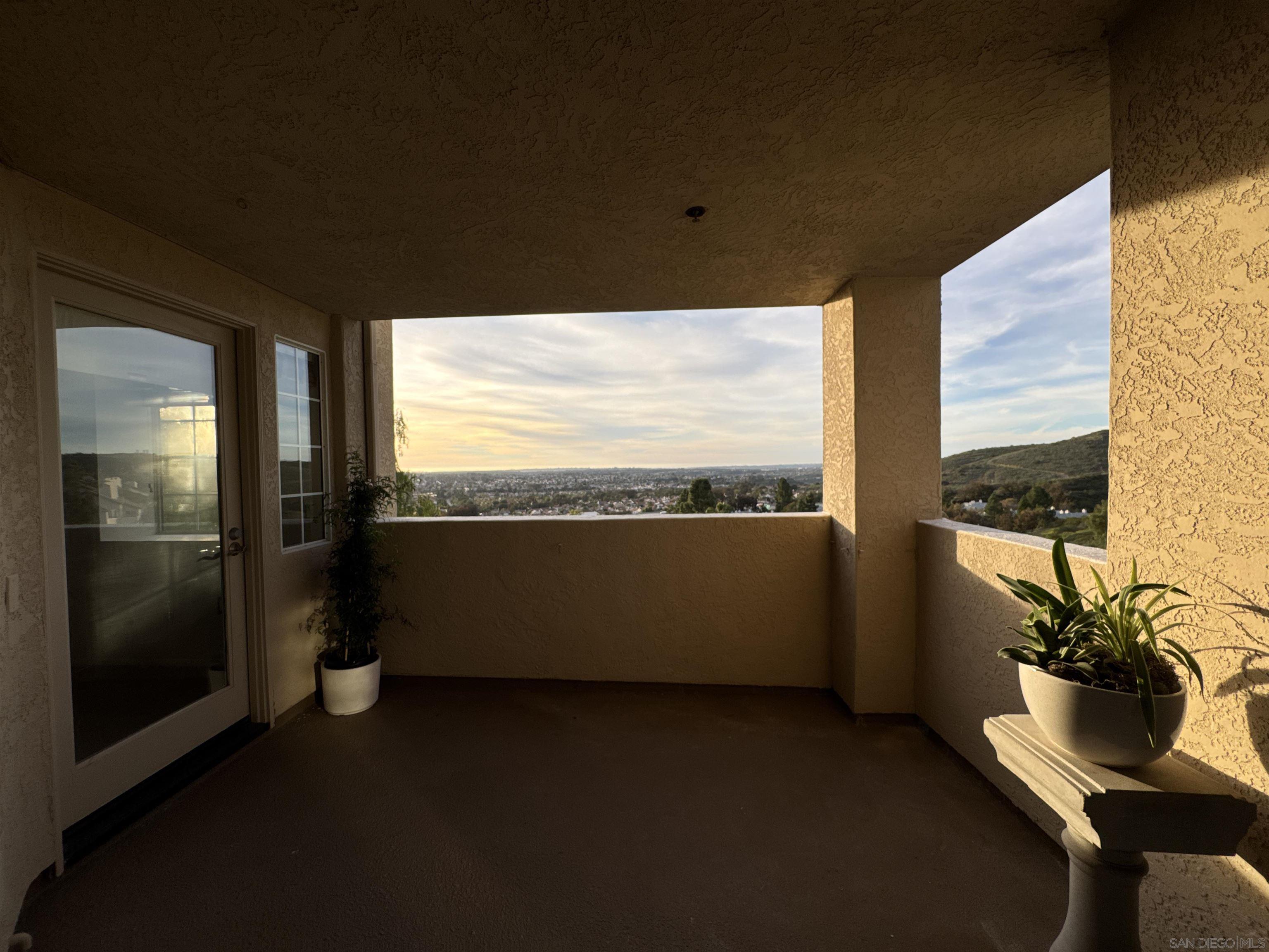 Detail Gallery Image 20 of 22 For 11285  Affinity Ct  #124,  San Diego,  CA 92131 - 3 Beds | 2 Baths
