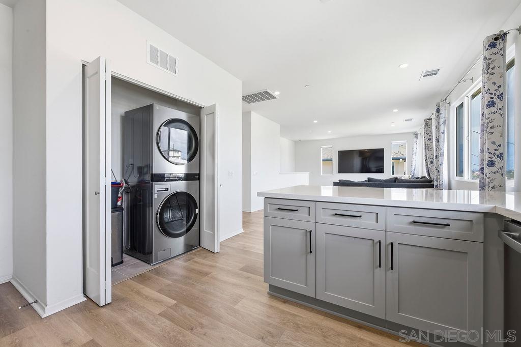 Detail Gallery Image 13 of 32 For 5270  San Bernardo Ter, San Diego,  CA 92114 - 4 Beds | 2/1 Baths