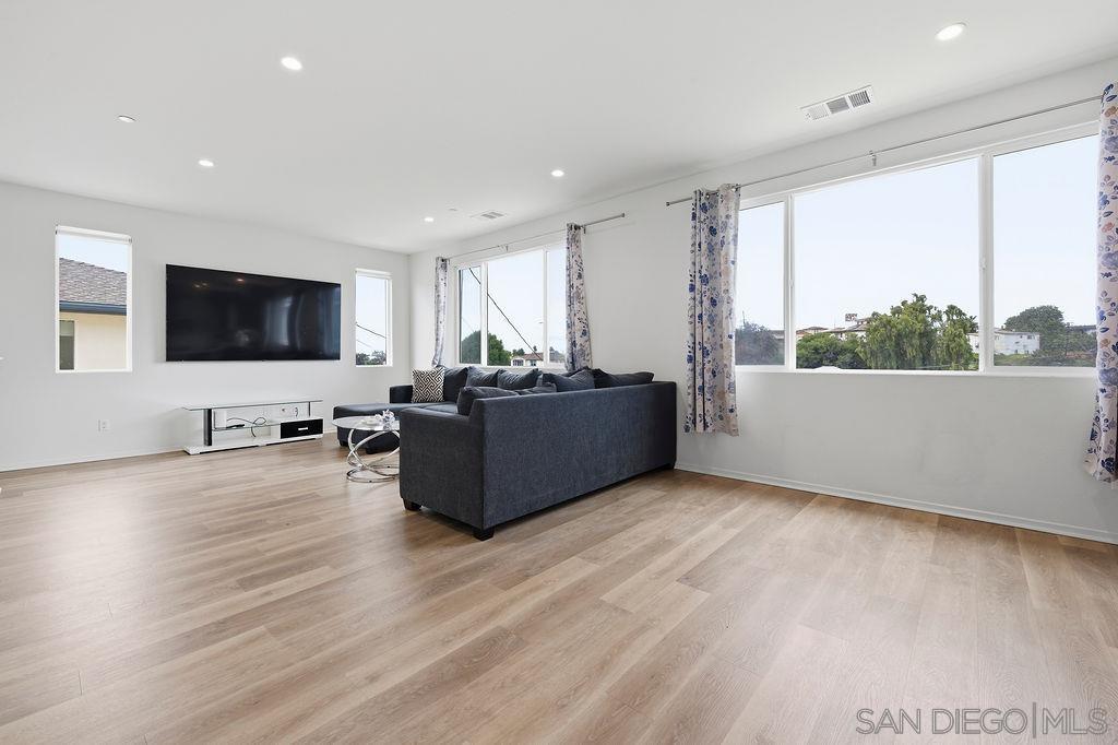 Detail Gallery Image 18 of 32 For 5270  San Bernardo Ter, San Diego,  CA 92114 - 4 Beds | 2/1 Baths