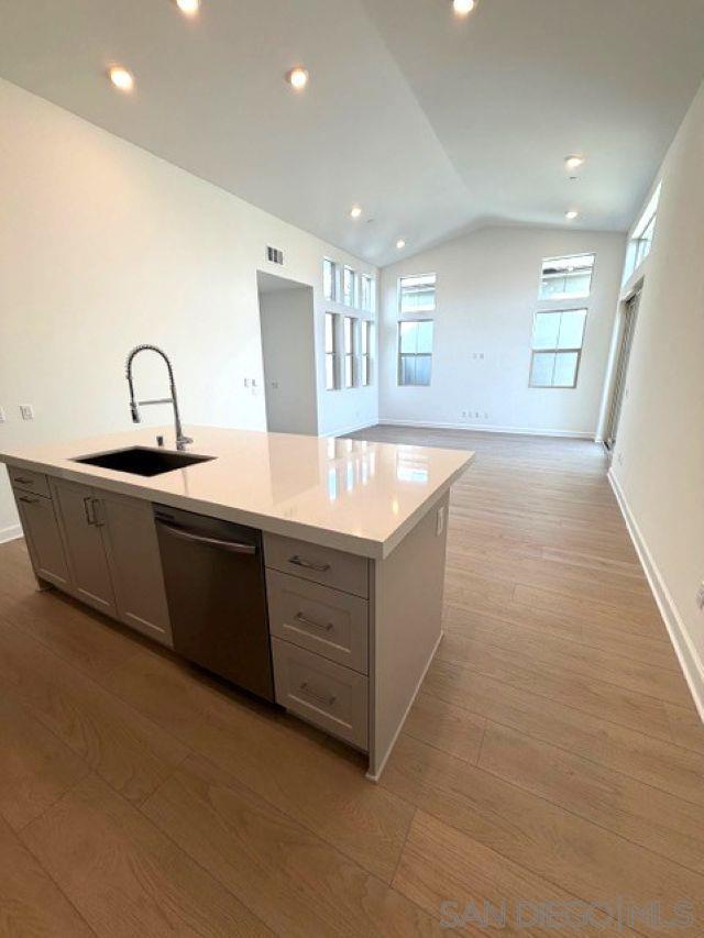 Detail Gallery Image 11 of 38 For 12482  Miranda Way, San Diego,  CA 92129 - 2 Beds | 2 Baths