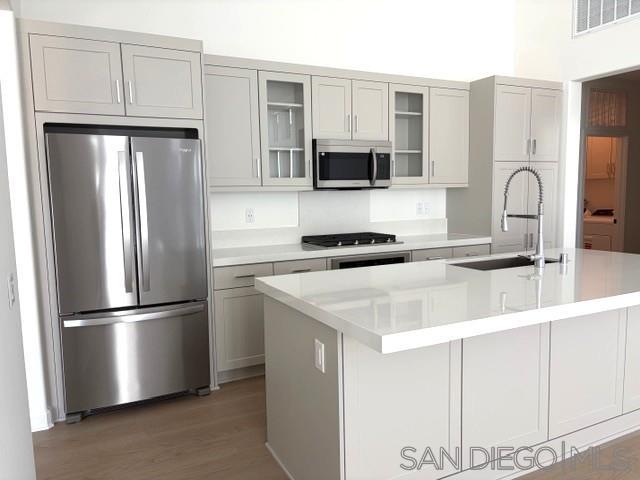 Detail Gallery Image 3 of 38 For 12482  Miranda Way, San Diego,  CA 92129 - 2 Beds | 2 Baths