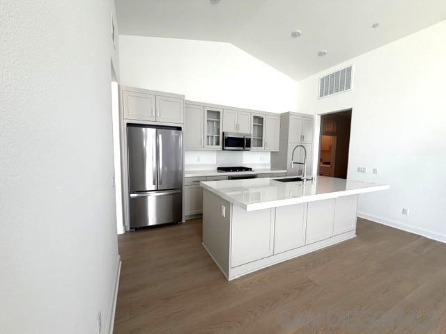 Detail Gallery Image 4 of 38 For 12482  Miranda Way, San Diego,  CA 92129 - 2 Beds | 2 Baths