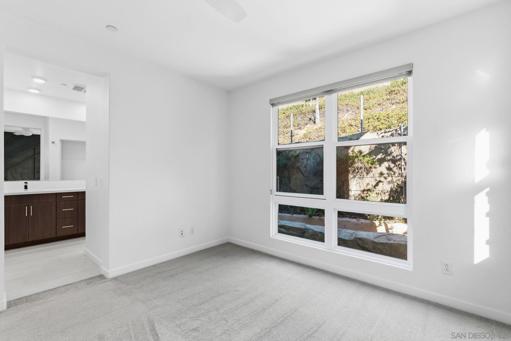 Detail Gallery Image 17 of 29 For 2838  via Alta Pl, San Diego,  CA 92108 - 3 Beds | 3 Baths