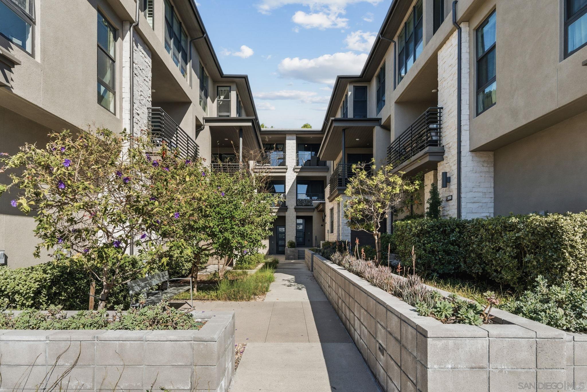 Detail Gallery Image 25 of 29 For 2838  via Alta Pl, San Diego,  CA 92108 - 3 Beds | 3 Baths