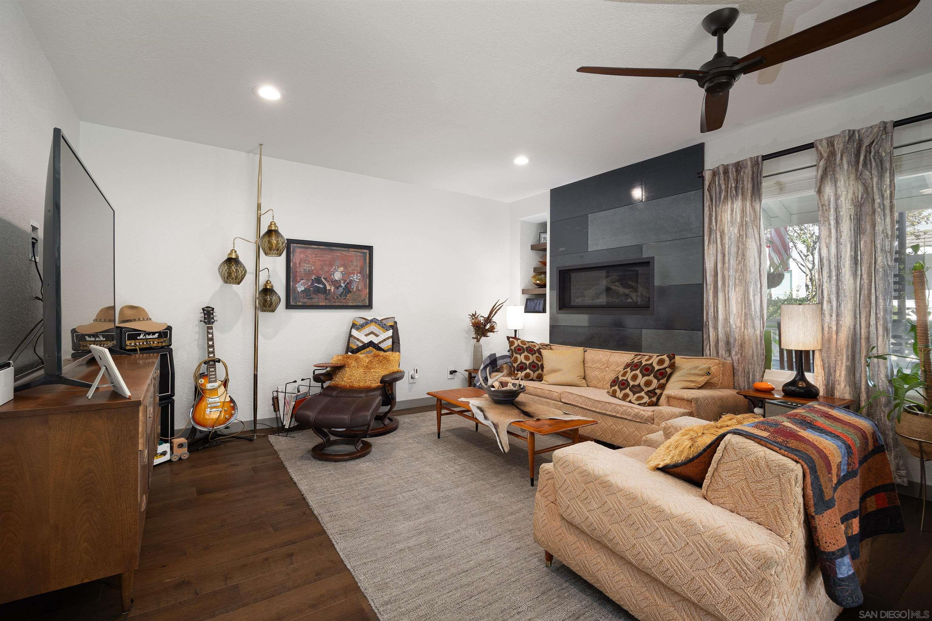 Detail Gallery Image 4 of 22 For 13947  Midland Rd., Poway,  CA 92064 - 3 Beds | 2/1 Baths