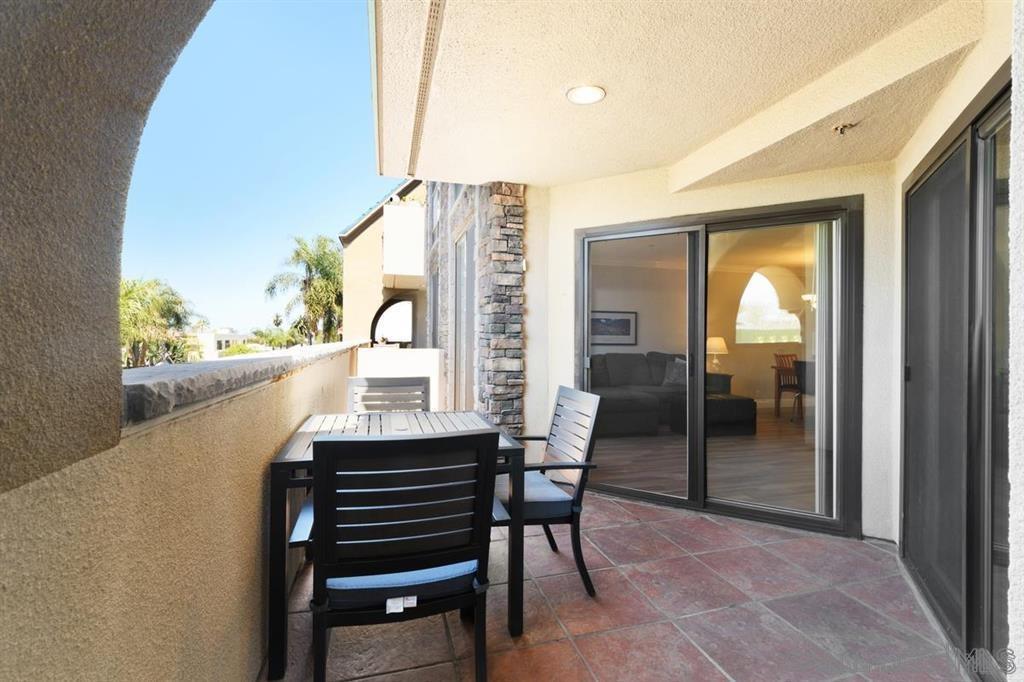 Detail Gallery Image 13 of 24 For 7509  Draper Ave  200, La Jolla,  CA 92037 - 2 Beds | 2 Baths
