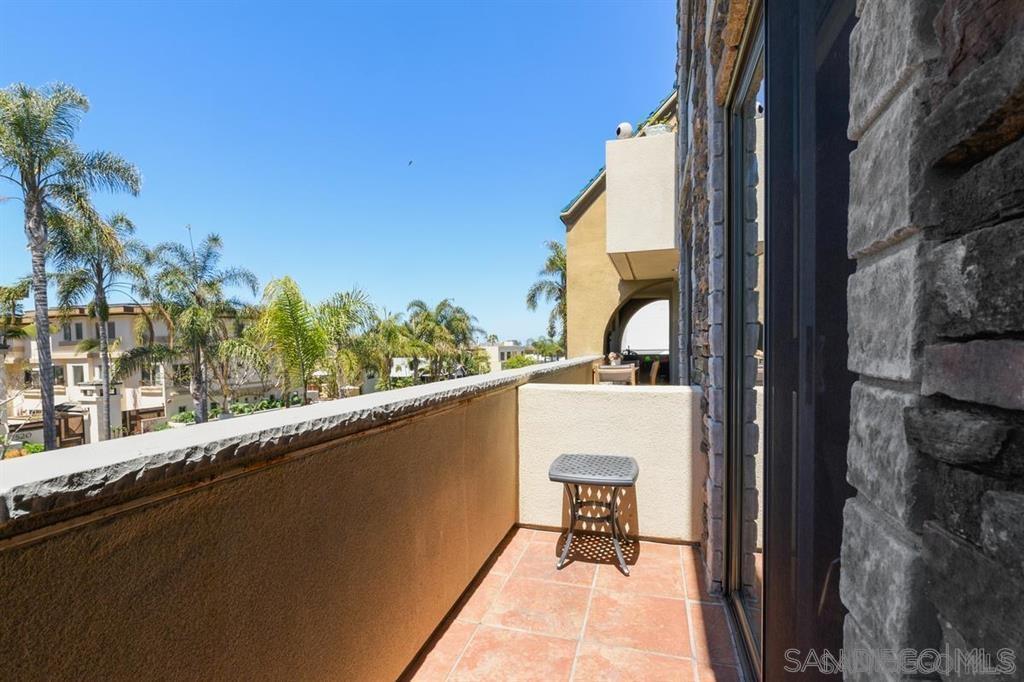 Detail Gallery Image 14 of 24 For 7509  Draper Ave  200, La Jolla,  CA 92037 - 2 Beds | 2 Baths