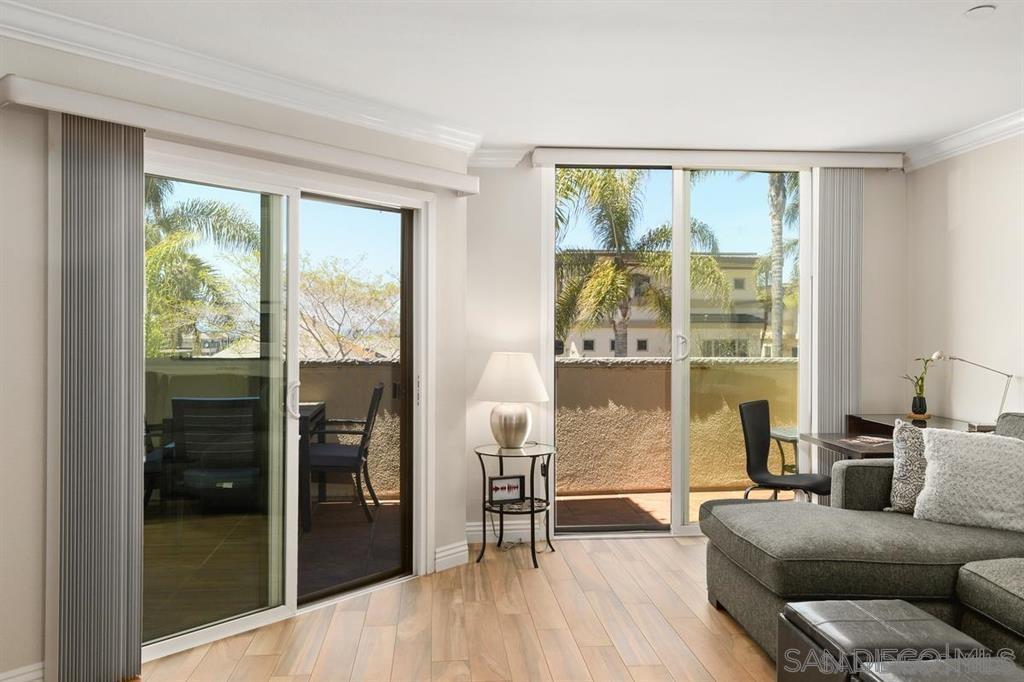 Detail Gallery Image 6 of 24 For 7509  Draper Ave  200, La Jolla,  CA 92037 - 2 Beds | 2 Baths