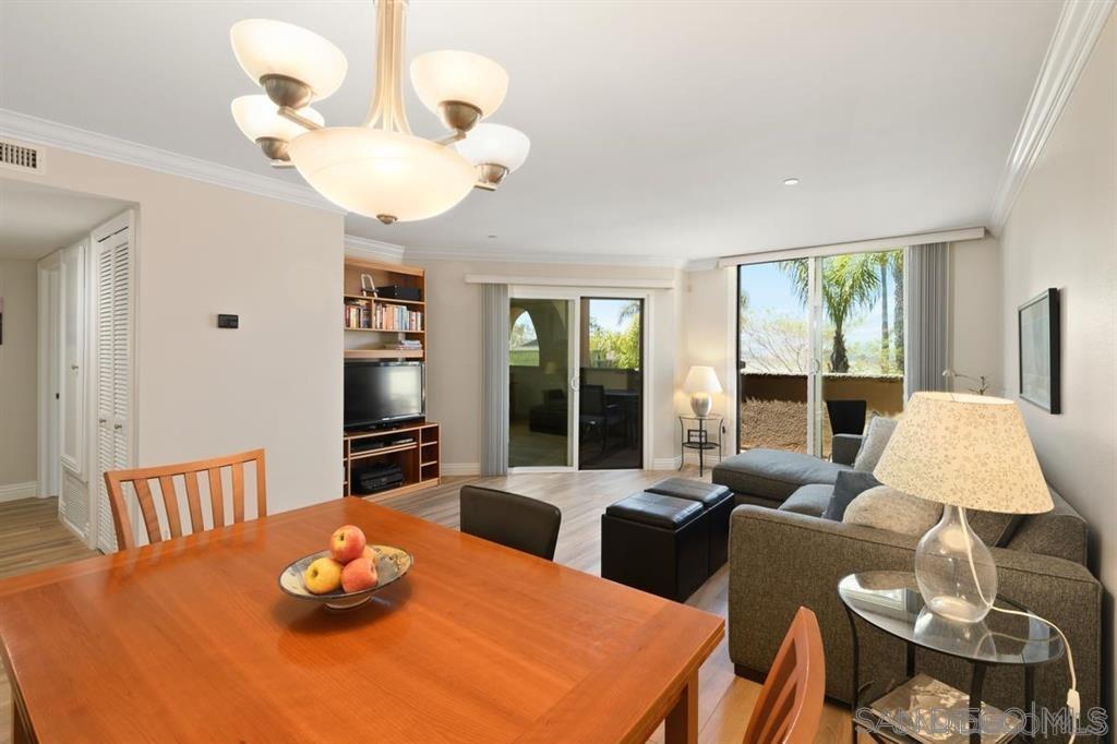 Detail Gallery Image 10 of 24 For 7509  Draper Ave  200, La Jolla,  CA 92037 - 2 Beds | 2 Baths