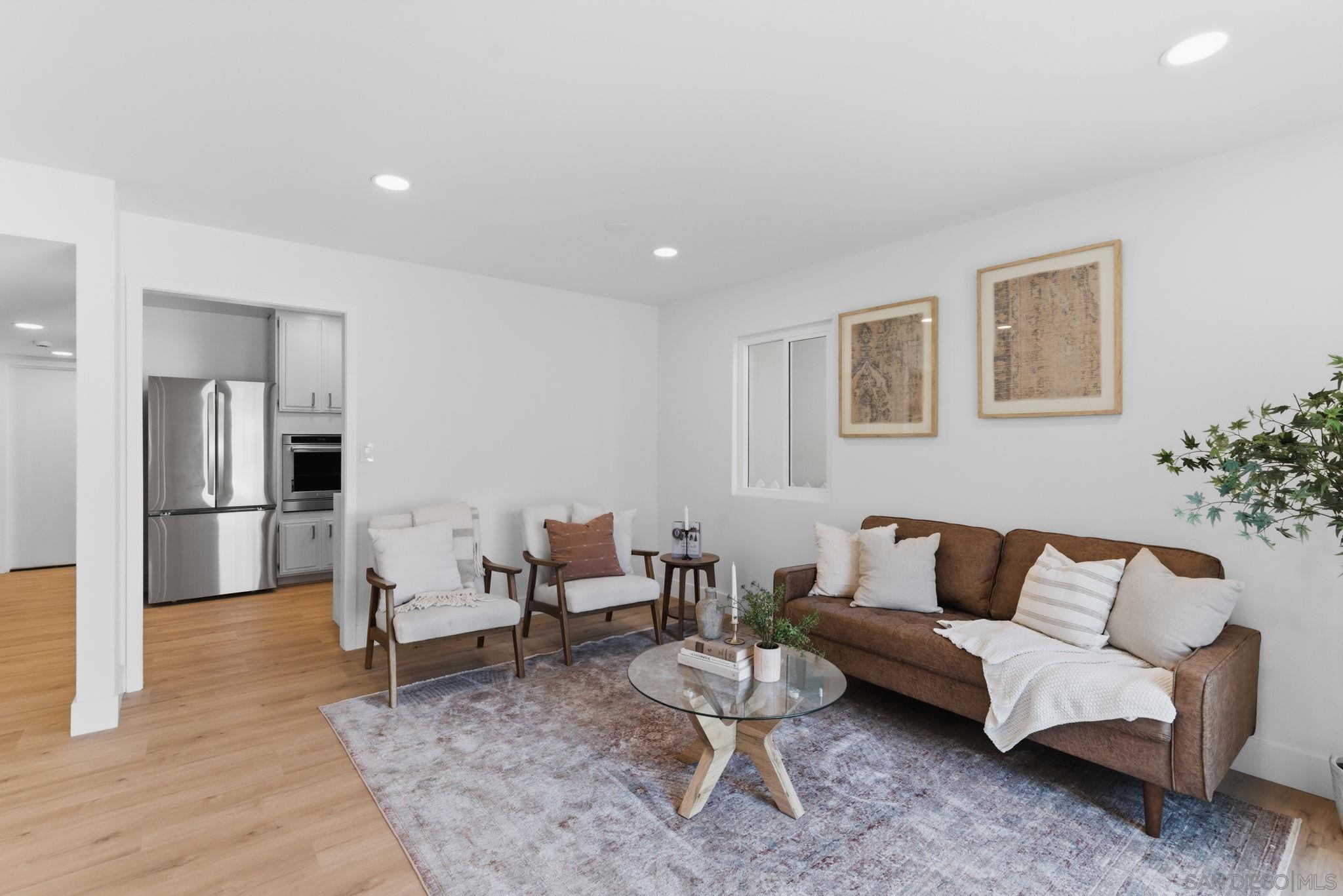 Detail Gallery Image 13 of 37 For 713-719  D Avenue, Coronado,  CA 92118 - 4 Beds | 2/1 Baths