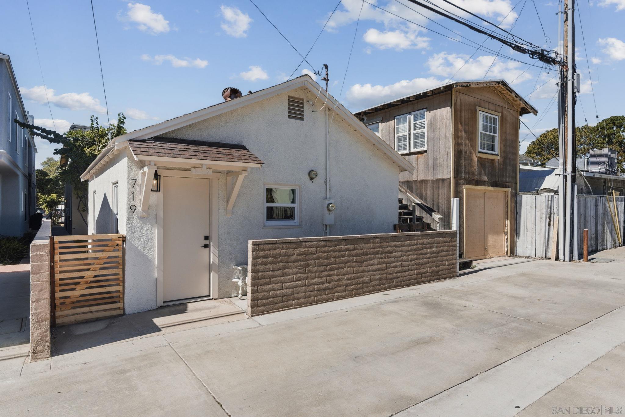 Detail Gallery Image 19 of 37 For 713-719  D Avenue, Coronado,  CA 92118 - 4 Beds | 2/1 Baths