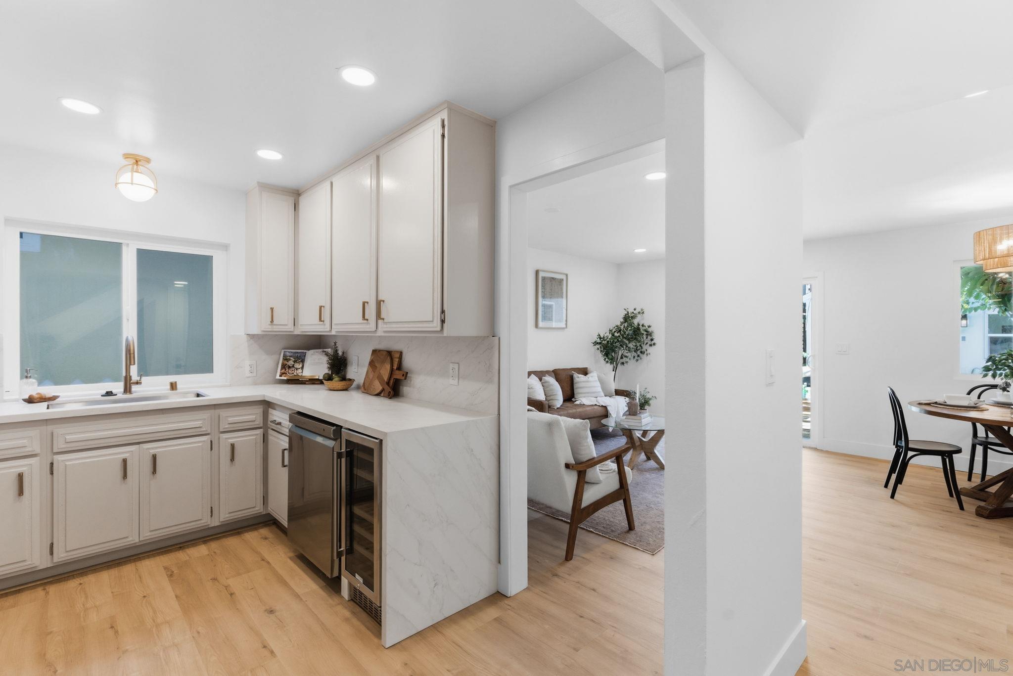 Detail Gallery Image 23 of 37 For 713-719  D Avenue, Coronado,  CA 92118 - 4 Beds | 2/1 Baths