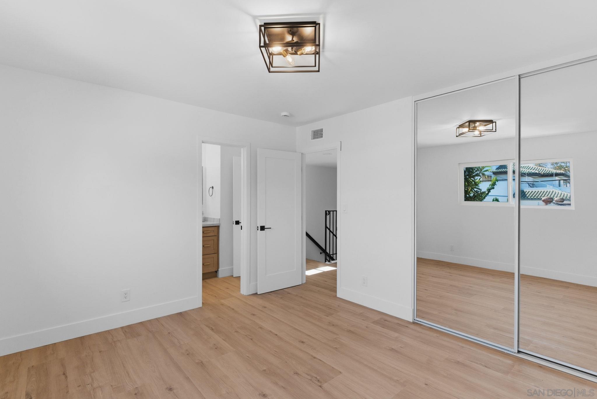 Detail Gallery Image 24 of 37 For 713-719  D Avenue, Coronado,  CA 92118 - 4 Beds | 2/1 Baths