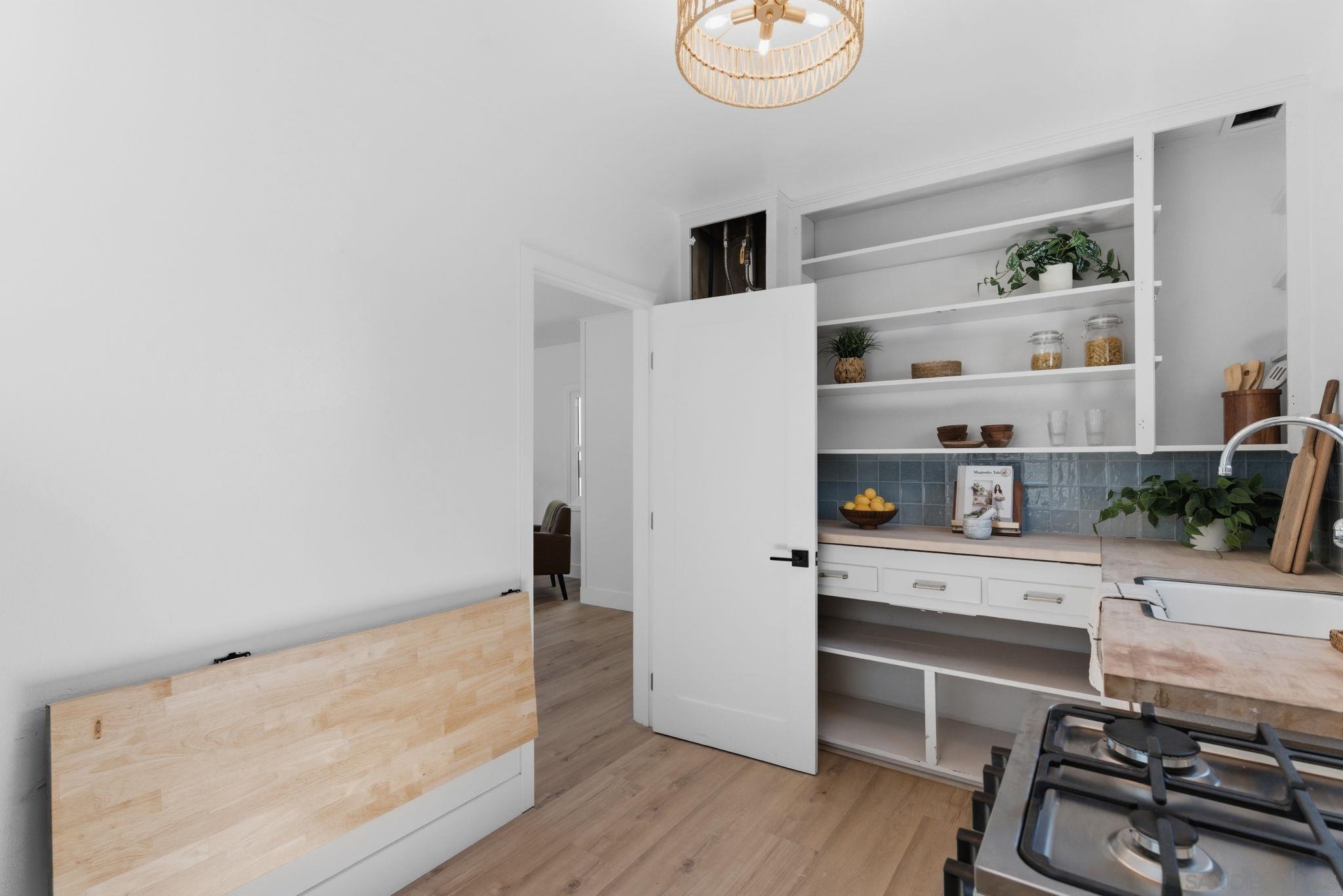 Detail Gallery Image 25 of 37 For 713-719  D Avenue, Coronado,  CA 92118 - 4 Beds | 2/1 Baths