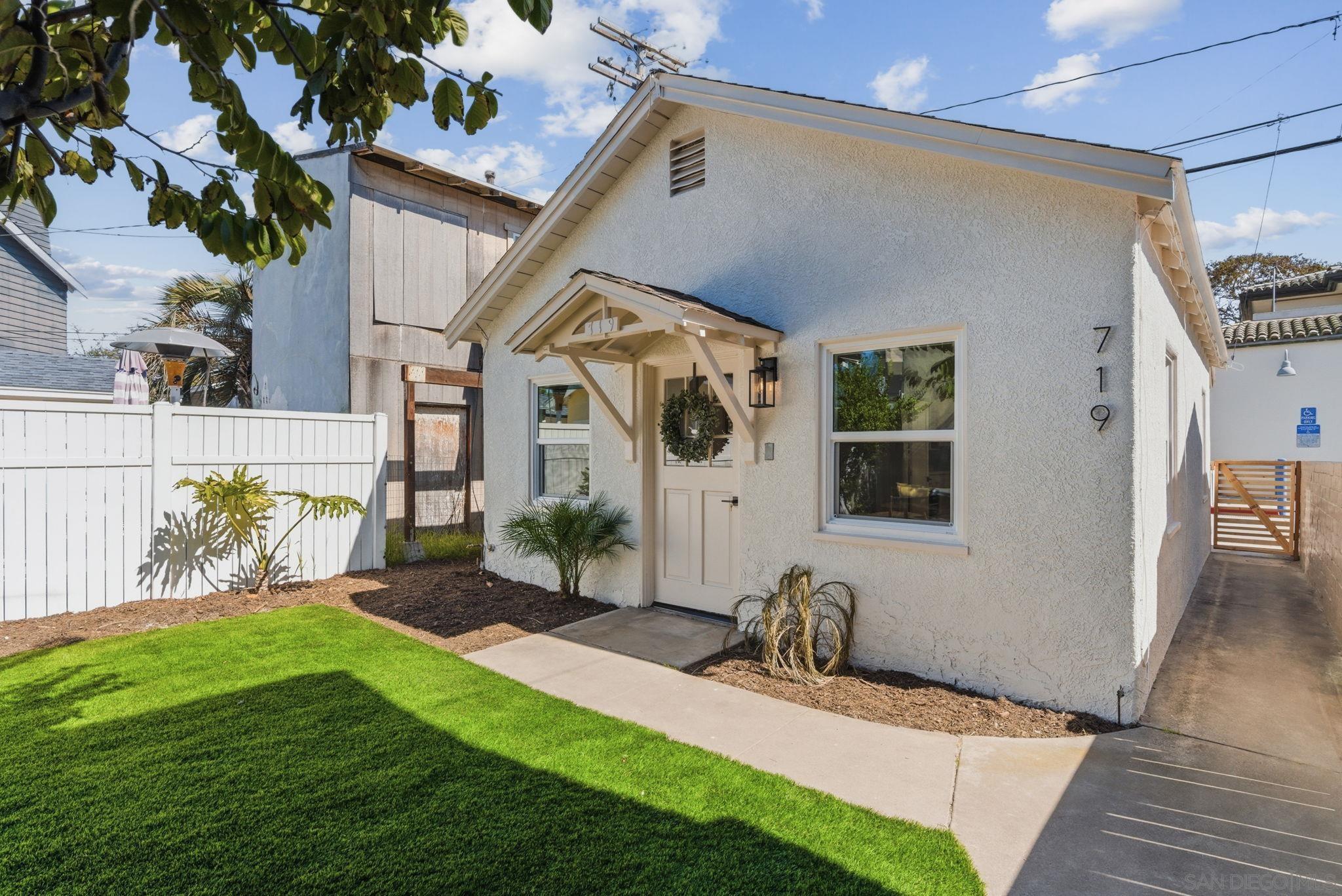 Detail Gallery Image 28 of 37 For 713-719  D Avenue, Coronado,  CA 92118 - 4 Beds | 2/1 Baths