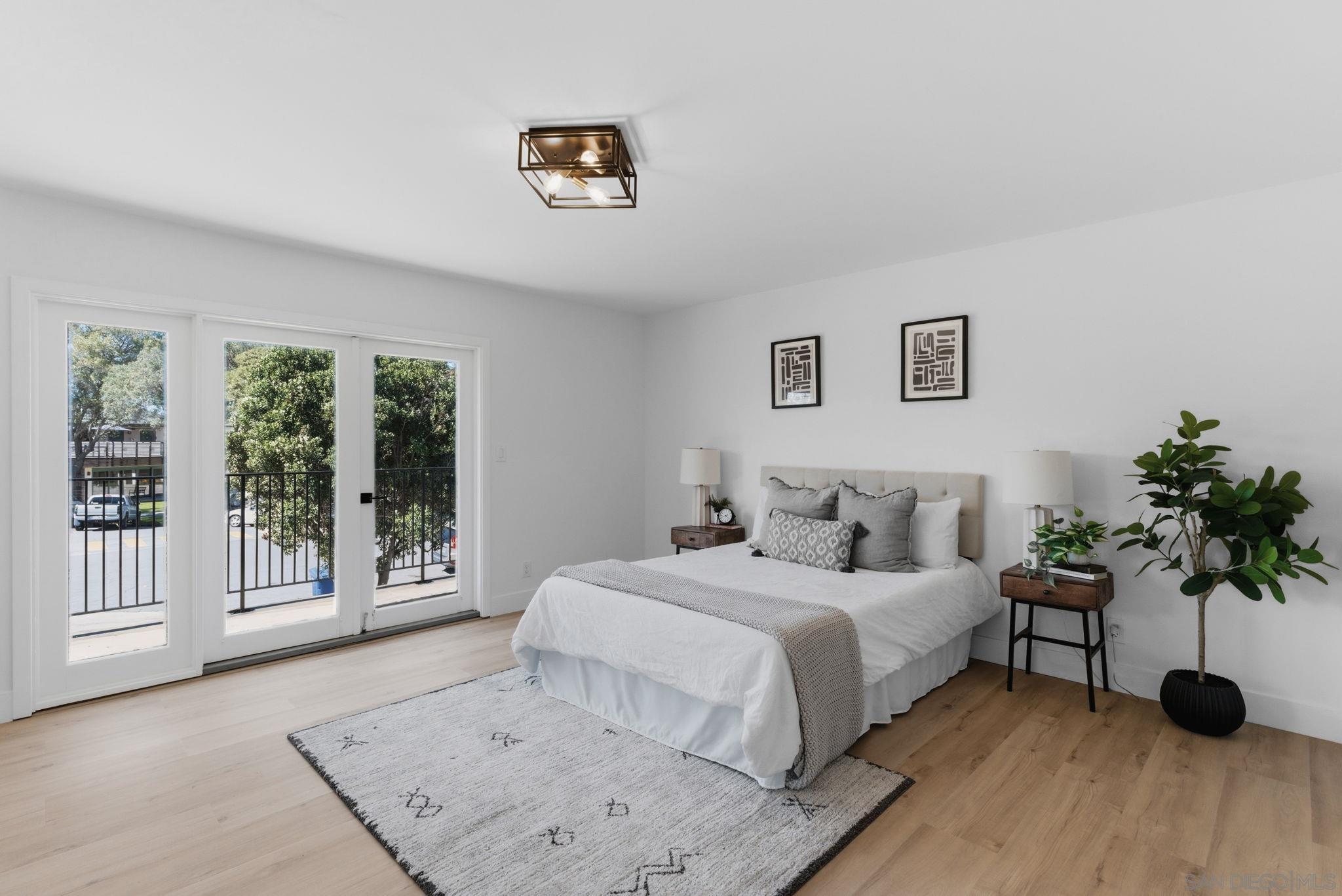 Detail Gallery Image 6 of 37 For 713-719  D Avenue, Coronado,  CA 92118 - 4 Beds | 2/1 Baths