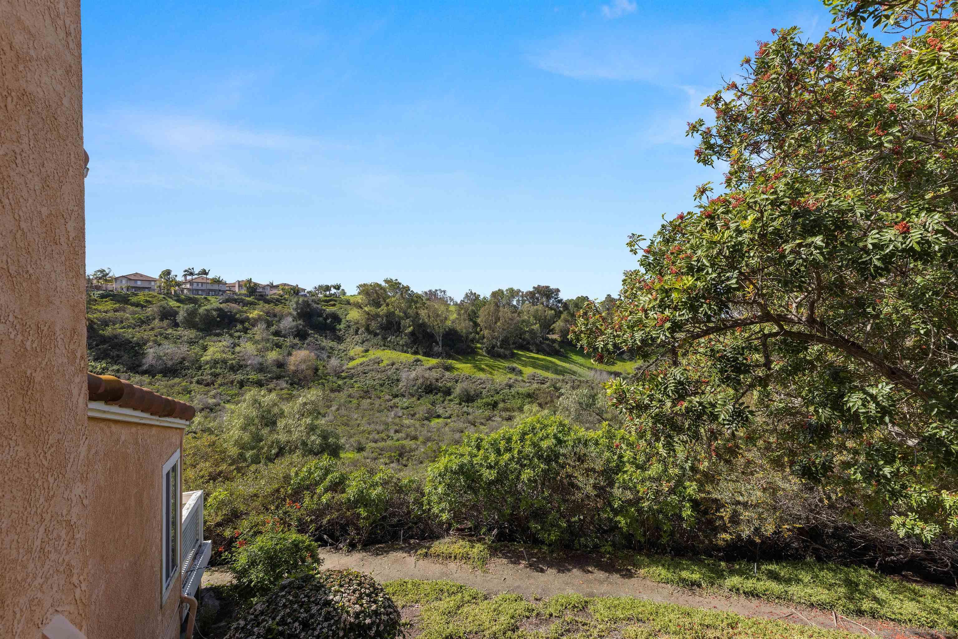 Detail Gallery Image 4 of 34 For 741  Vista Grande Way  #313,  Oceanside,  CA 92057 - 3 Beds | 2 Baths