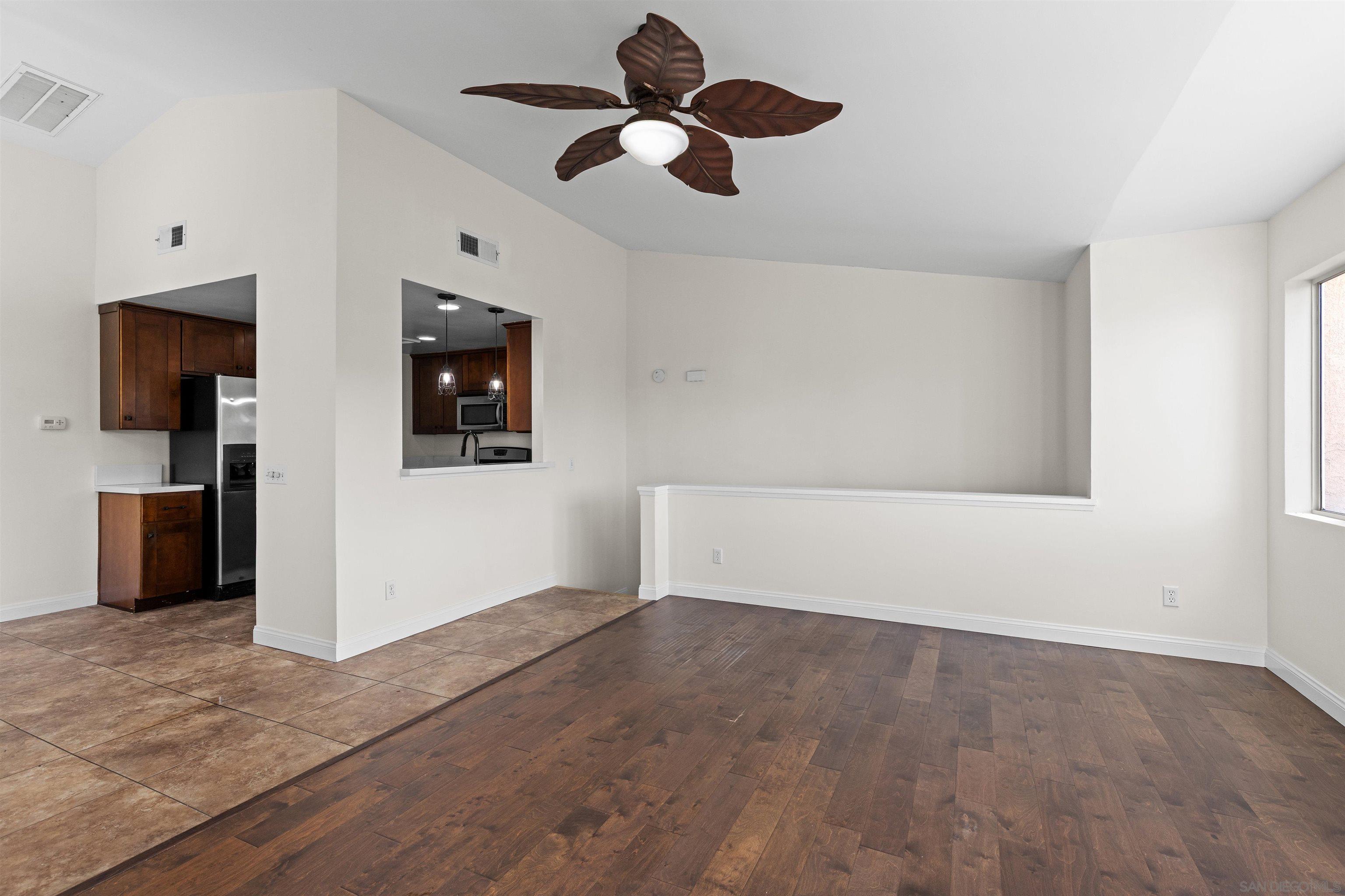 Detail Gallery Image 7 of 34 For 741  Vista Grande Way  #313,  Oceanside,  CA 92057 - 3 Beds | 2 Baths