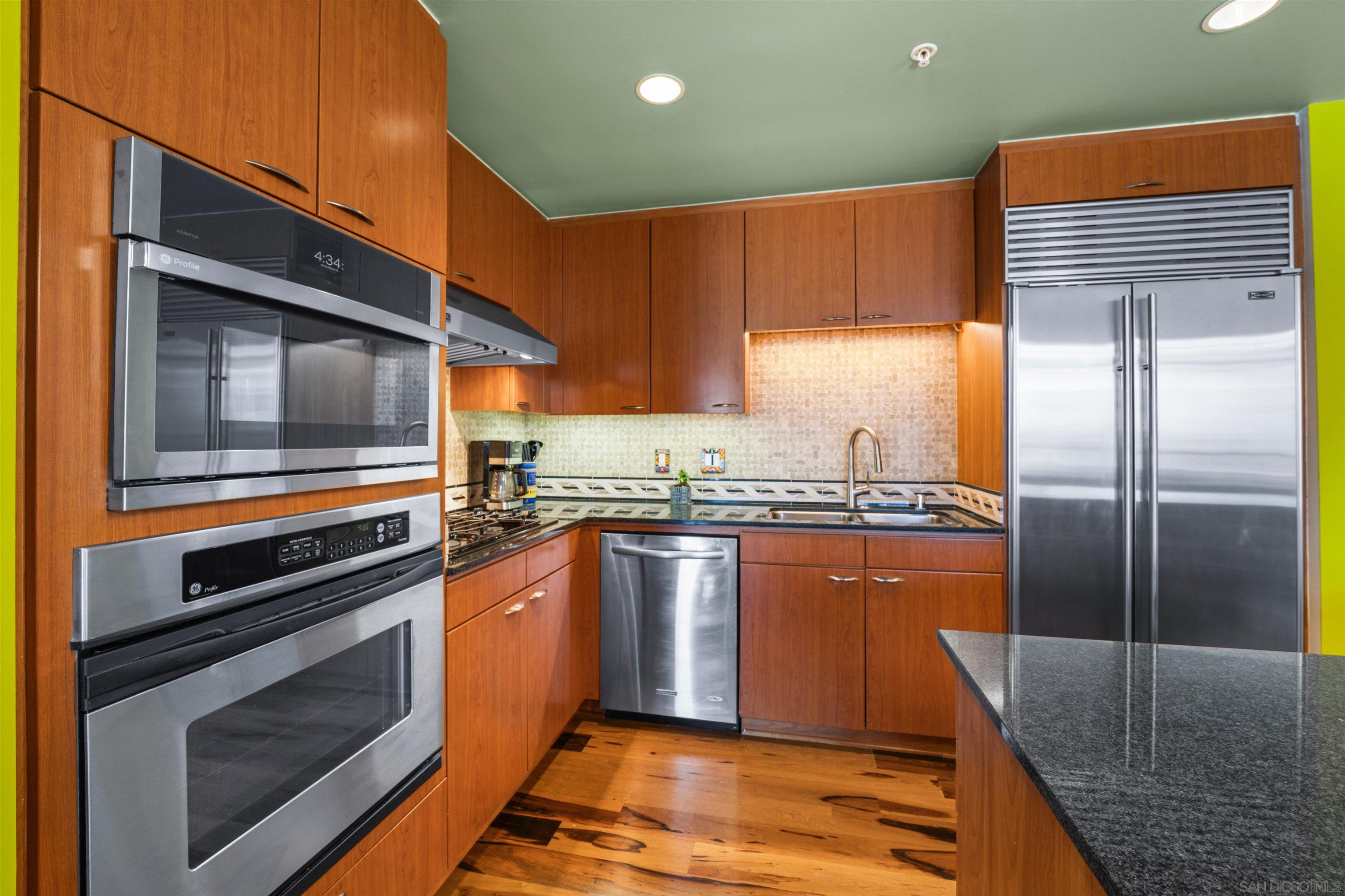 Detail Gallery Image 14 of 52 For 645  Front St  #1604,  San Diego,  CA 92101 - 1 Beds | 2 Baths