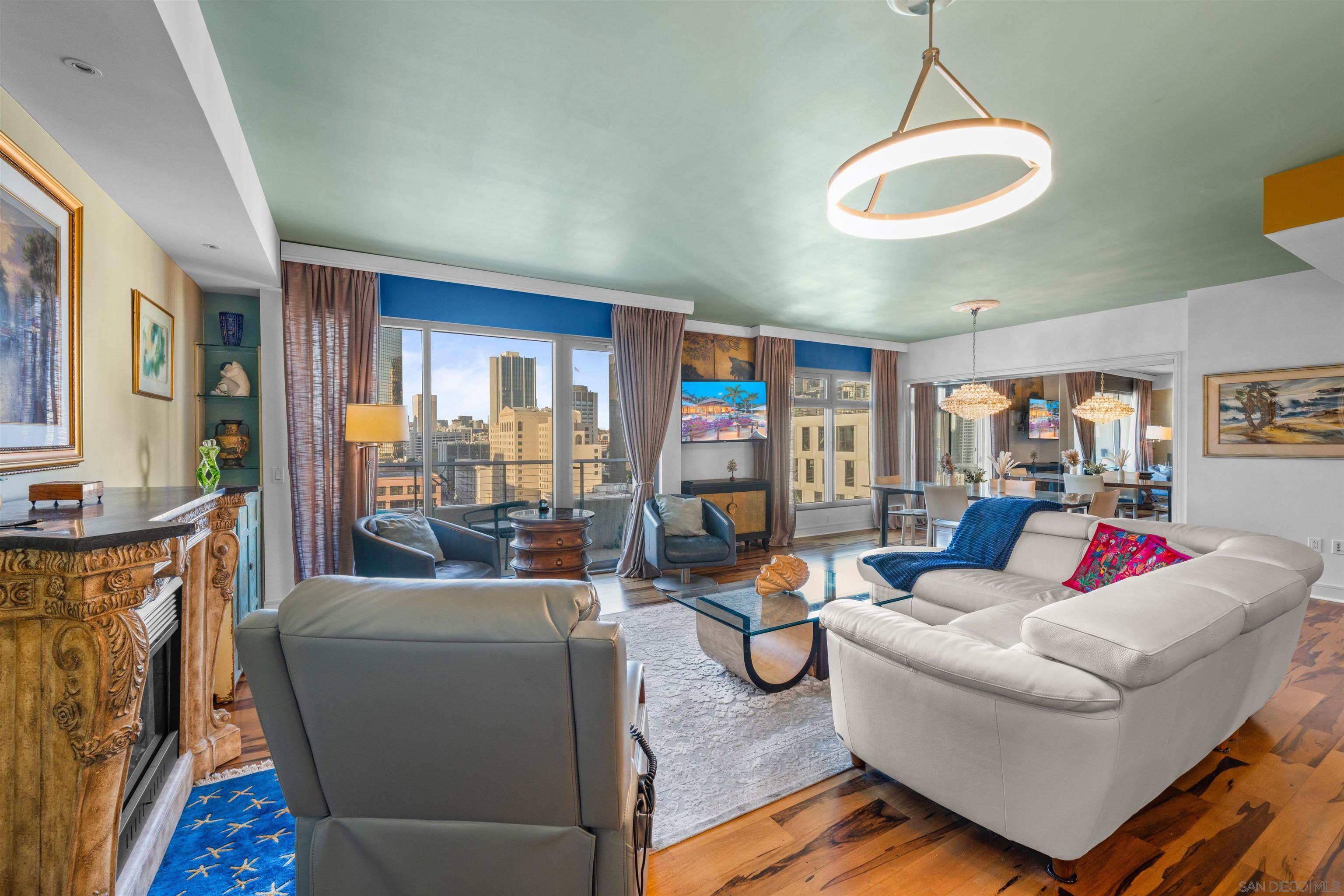 Detail Gallery Image 3 of 52 For 645  Front St  #1604,  San Diego,  CA 92101 - 1 Beds | 2 Baths