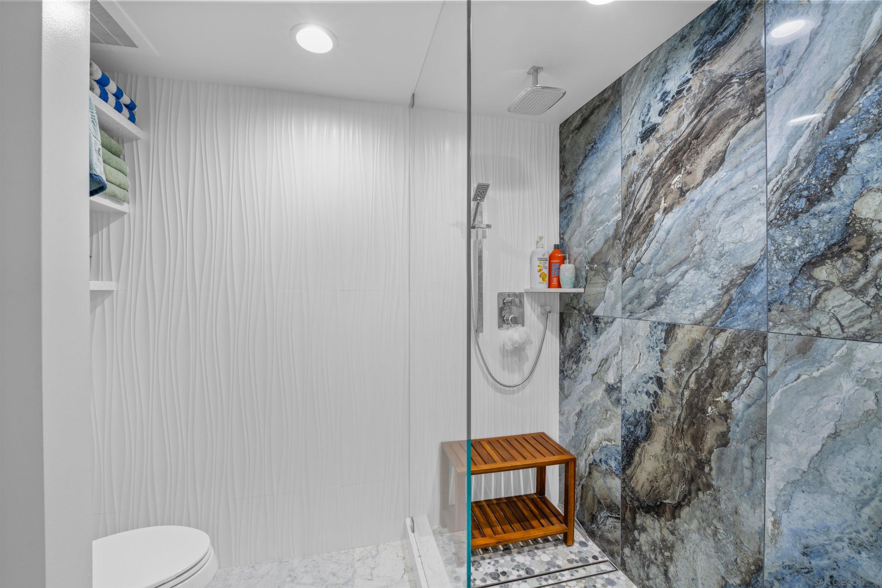 Detail Gallery Image 28 of 52 For 645  Front St  #1604,  San Diego,  CA 92101 - 1 Beds | 2 Baths