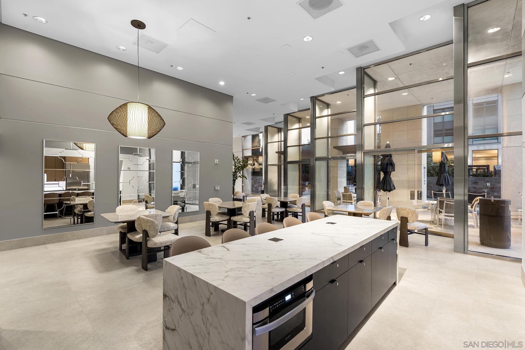 Detail Gallery Image 34 of 52 For 645  Front St  #1604,  San Diego,  CA 92101 - 1 Beds | 2 Baths