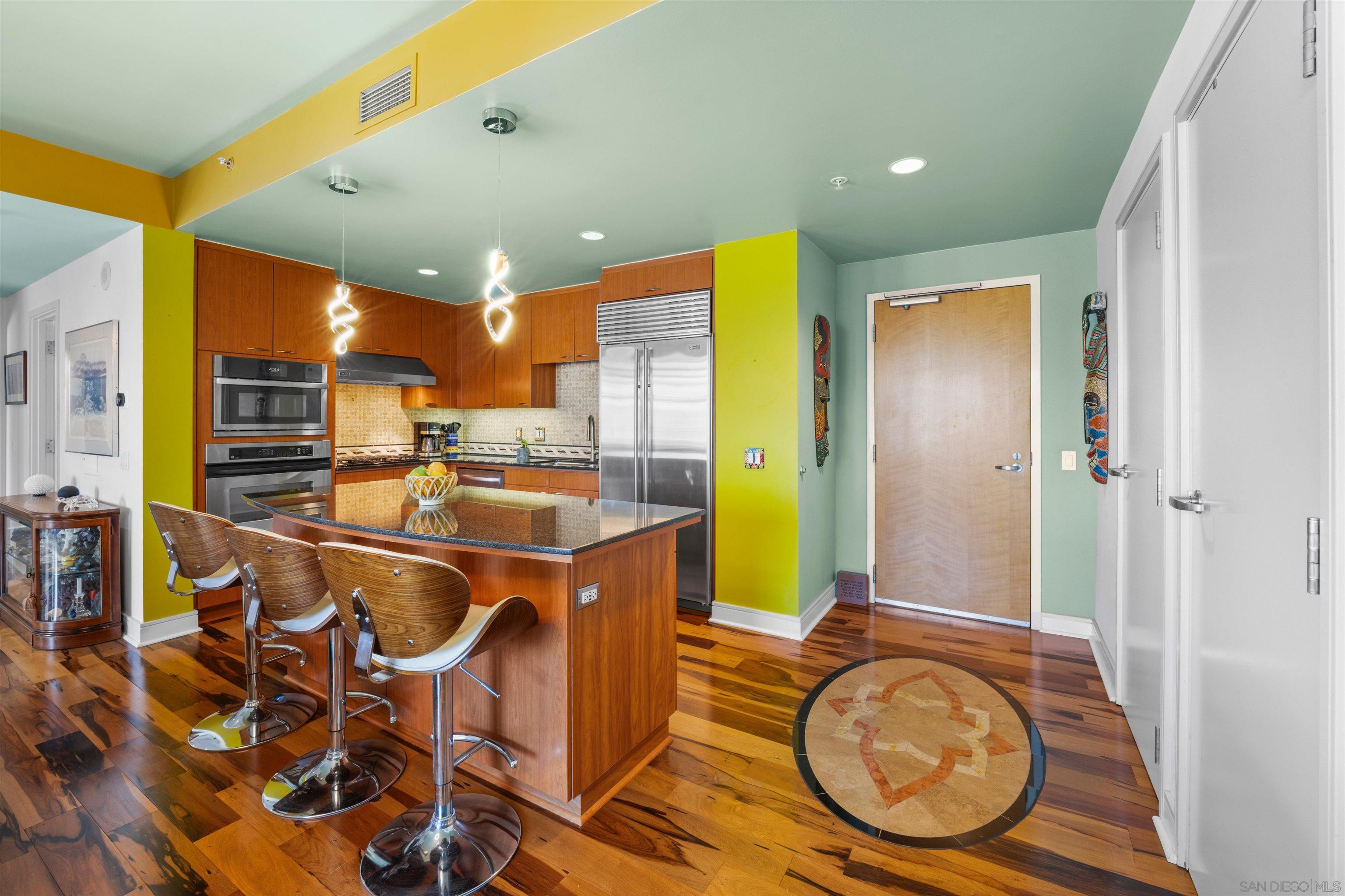 Detail Gallery Image 5 of 52 For 645  Front St  #1604,  San Diego,  CA 92101 - 1 Beds | 2 Baths