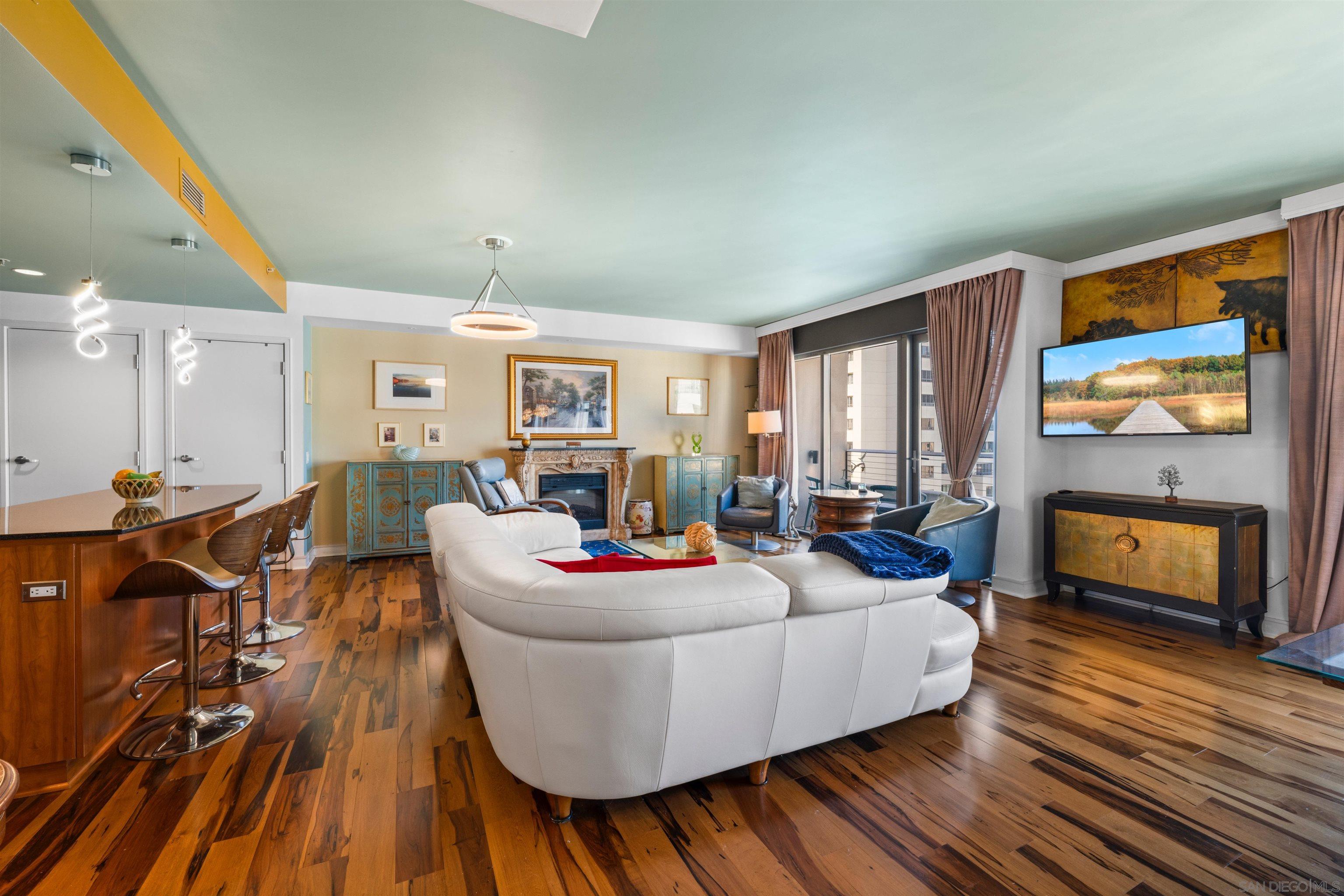 Detail Gallery Image 7 of 52 For 645  Front St  #1604,  San Diego,  CA 92101 - 1 Beds | 2 Baths