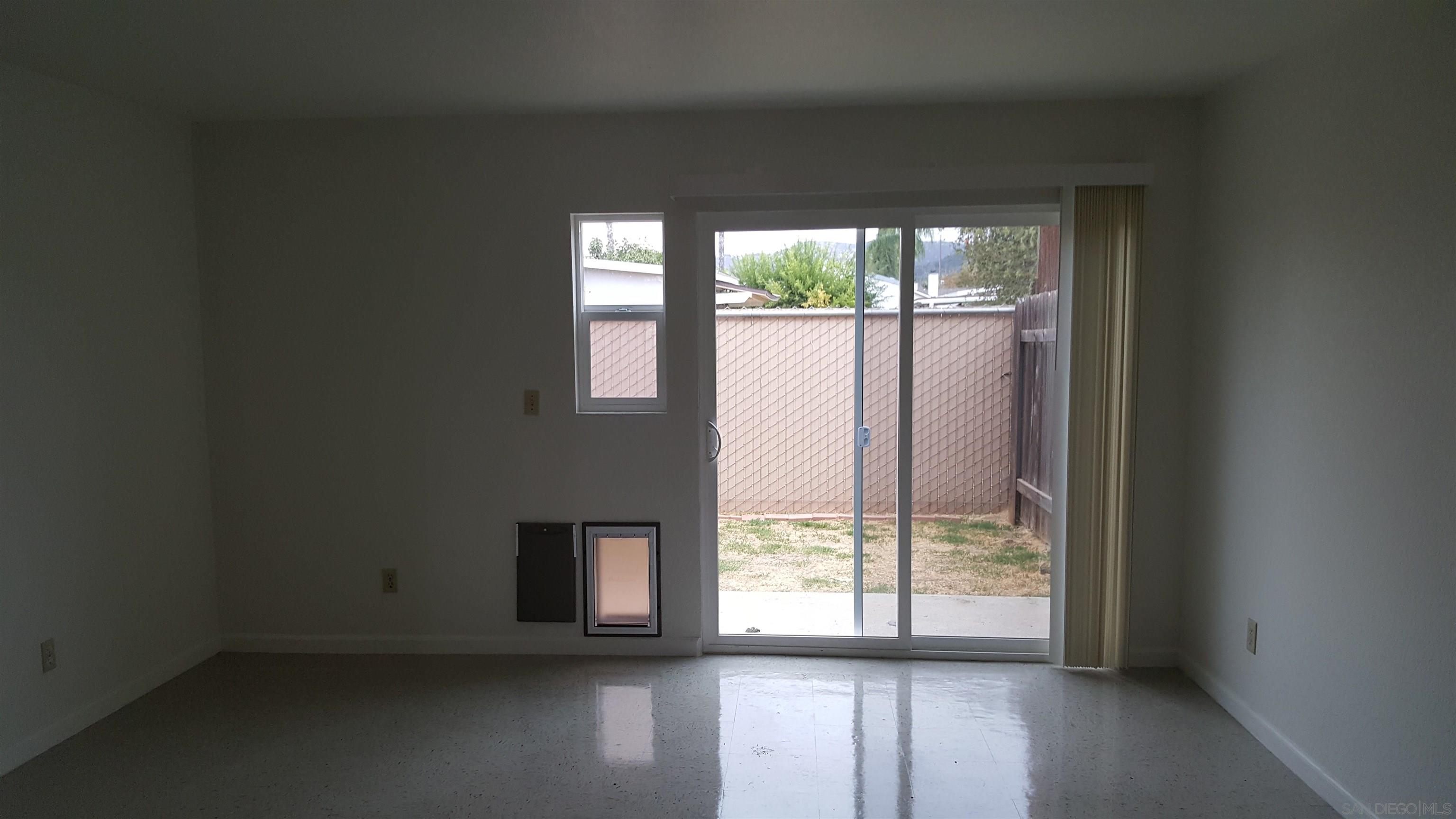 Detail Gallery Image 7 of 11 For 417 N Citrus Ave  29, Escondido,  CA 92027 - 2 Beds | 1/1 Baths