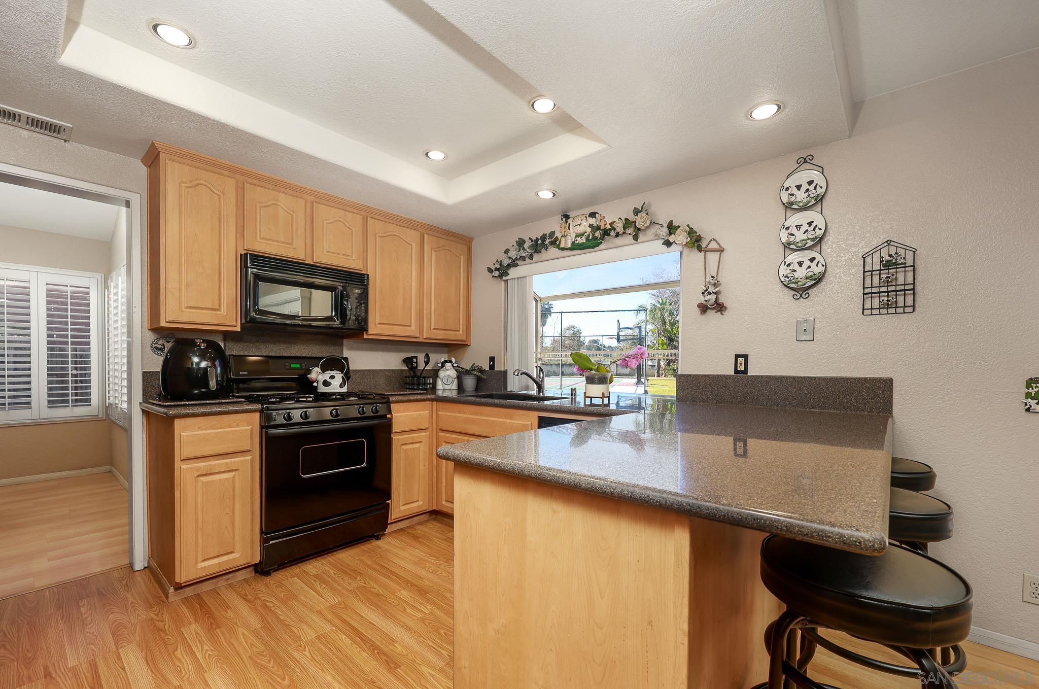 Detail Gallery Image 14 of 42 For 810  Crosspoint Ct, San Diego,  CA 92114 - 4 Beds | 3 Baths