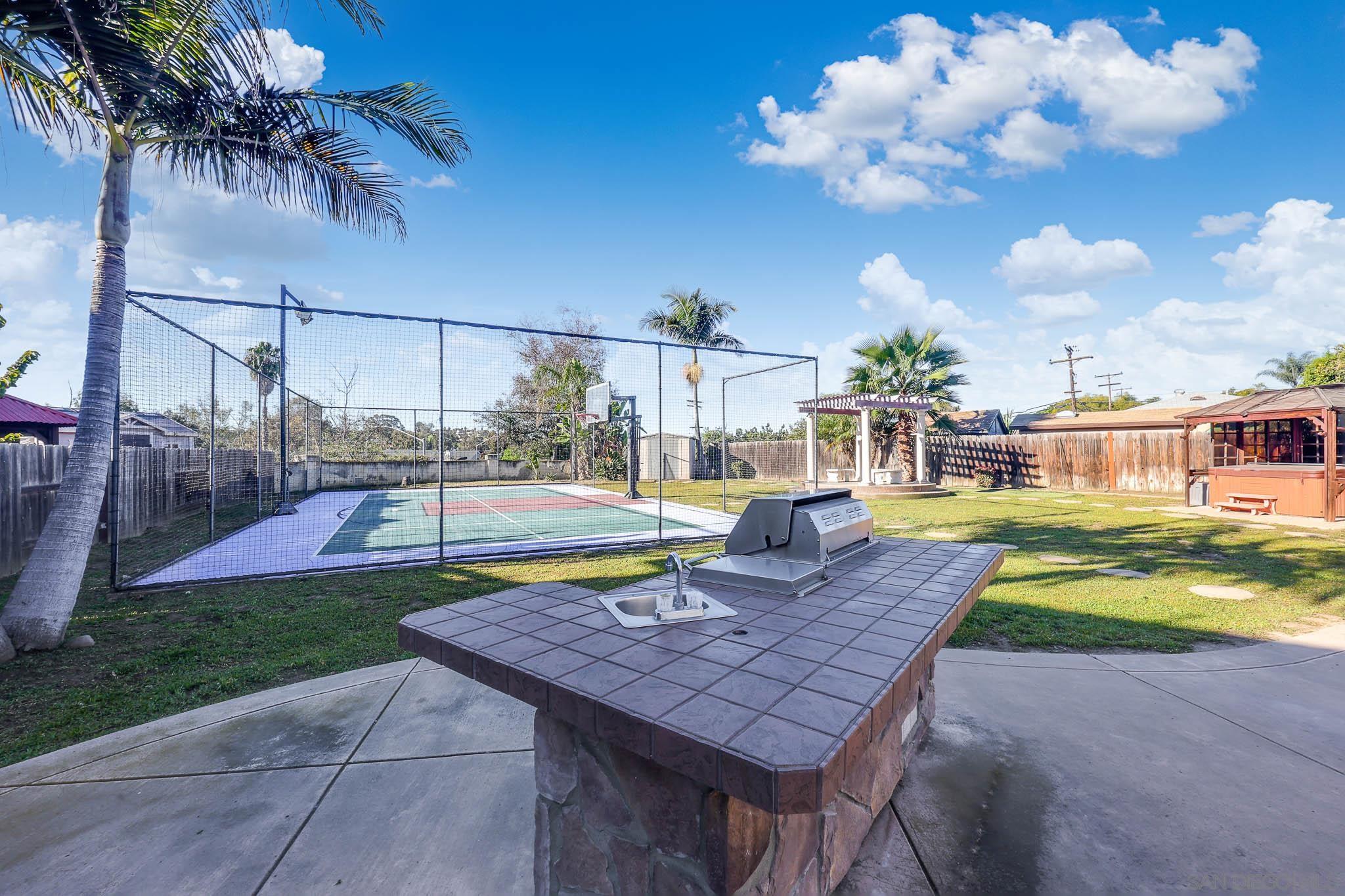 Detail Gallery Image 28 of 42 For 810  Crosspoint Ct, San Diego,  CA 92114 - 4 Beds | 3 Baths