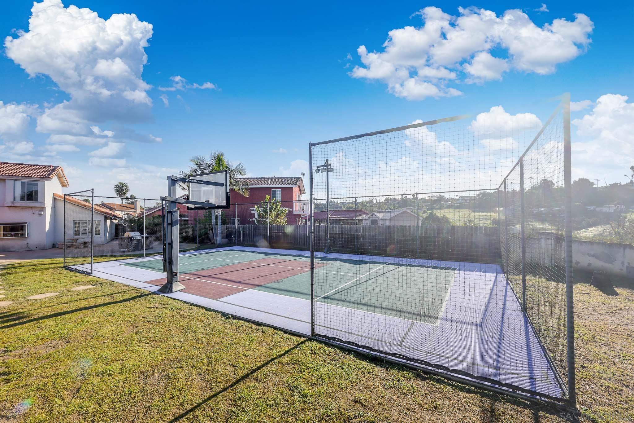 Detail Gallery Image 31 of 42 For 810  Crosspoint Ct, San Diego,  CA 92114 - 4 Beds | 3 Baths