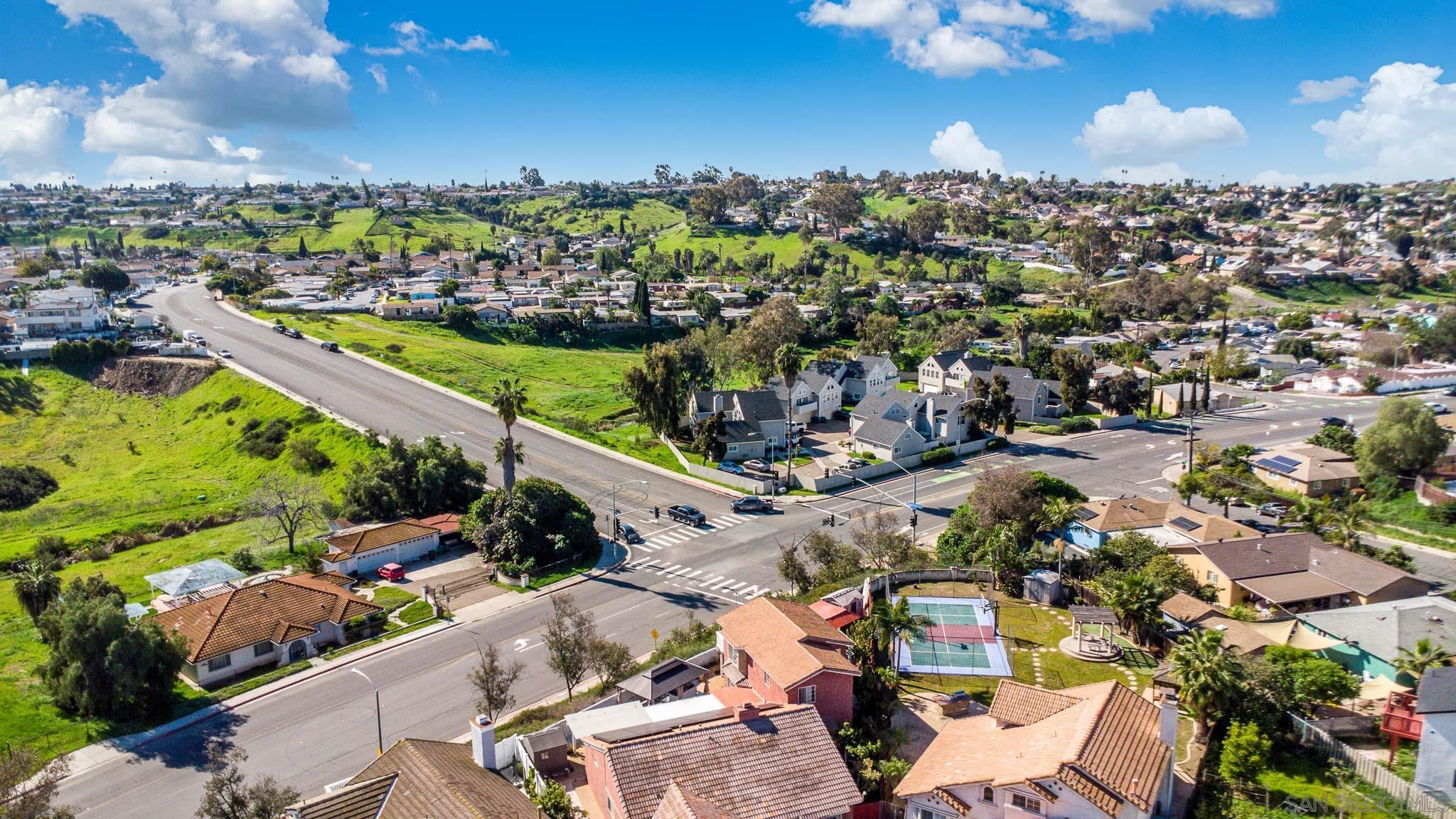 Detail Gallery Image 37 of 42 For 810  Crosspoint Ct, San Diego,  CA 92114 - 4 Beds | 3 Baths