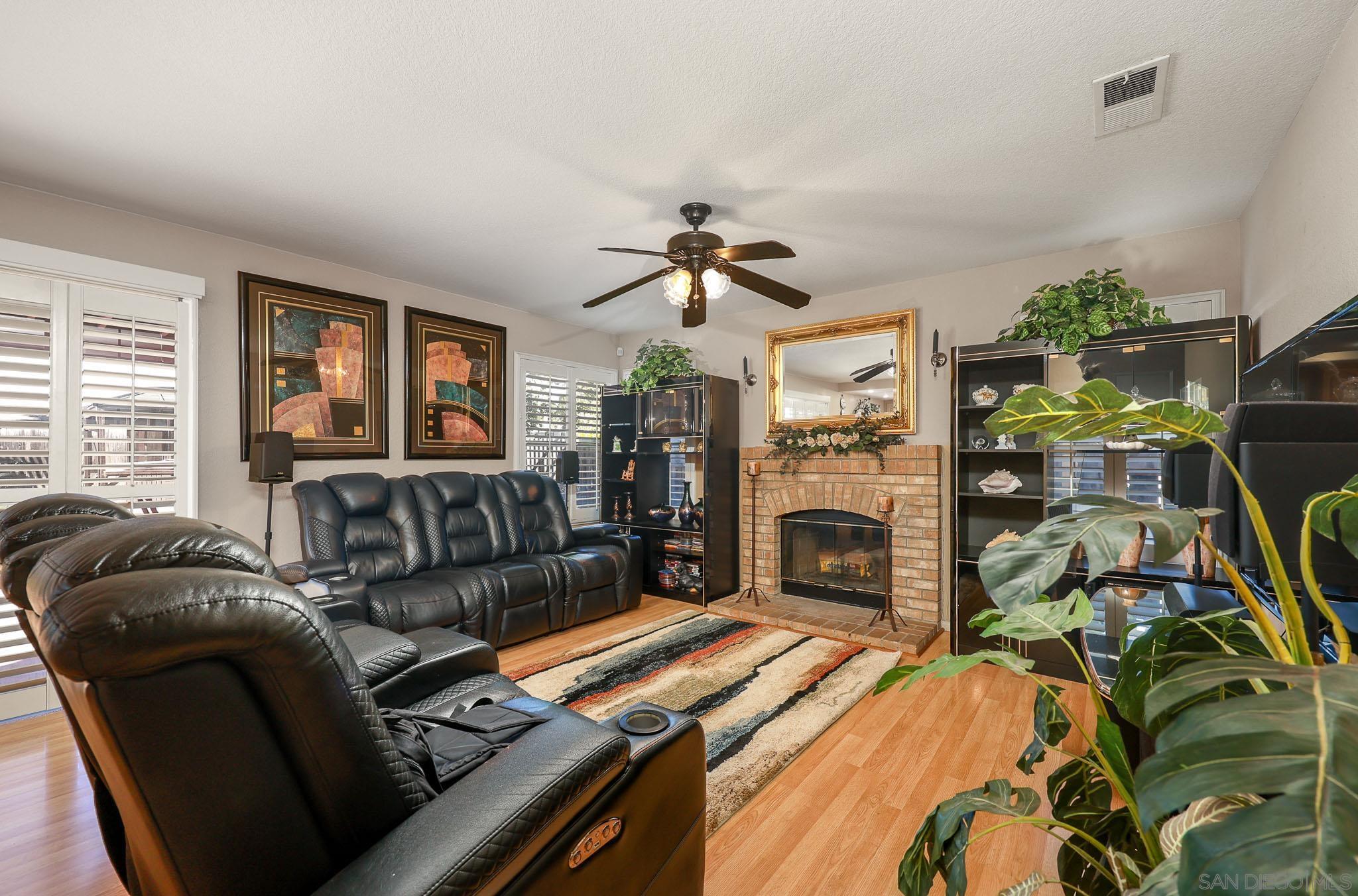 Detail Gallery Image 8 of 42 For 810  Crosspoint Ct, San Diego,  CA 92114 - 4 Beds | 3 Baths