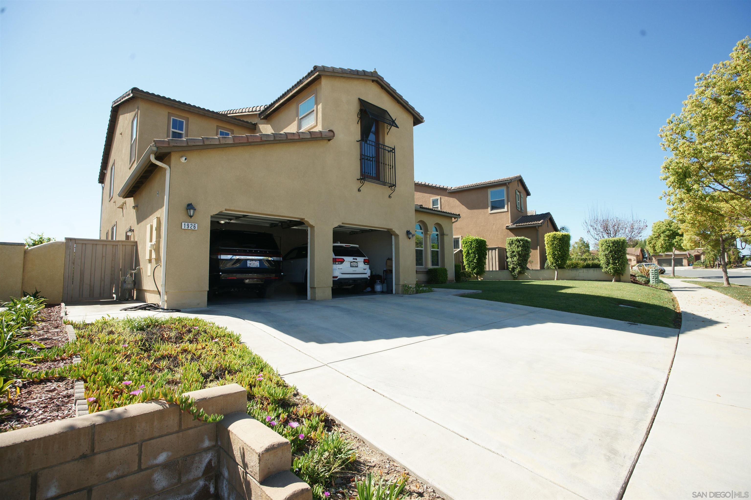 Detail Gallery Image 2 of 53 For 1926  Corte Escena, Chula Vista,  CA 91914 - 5 Beds | 3/1 Baths